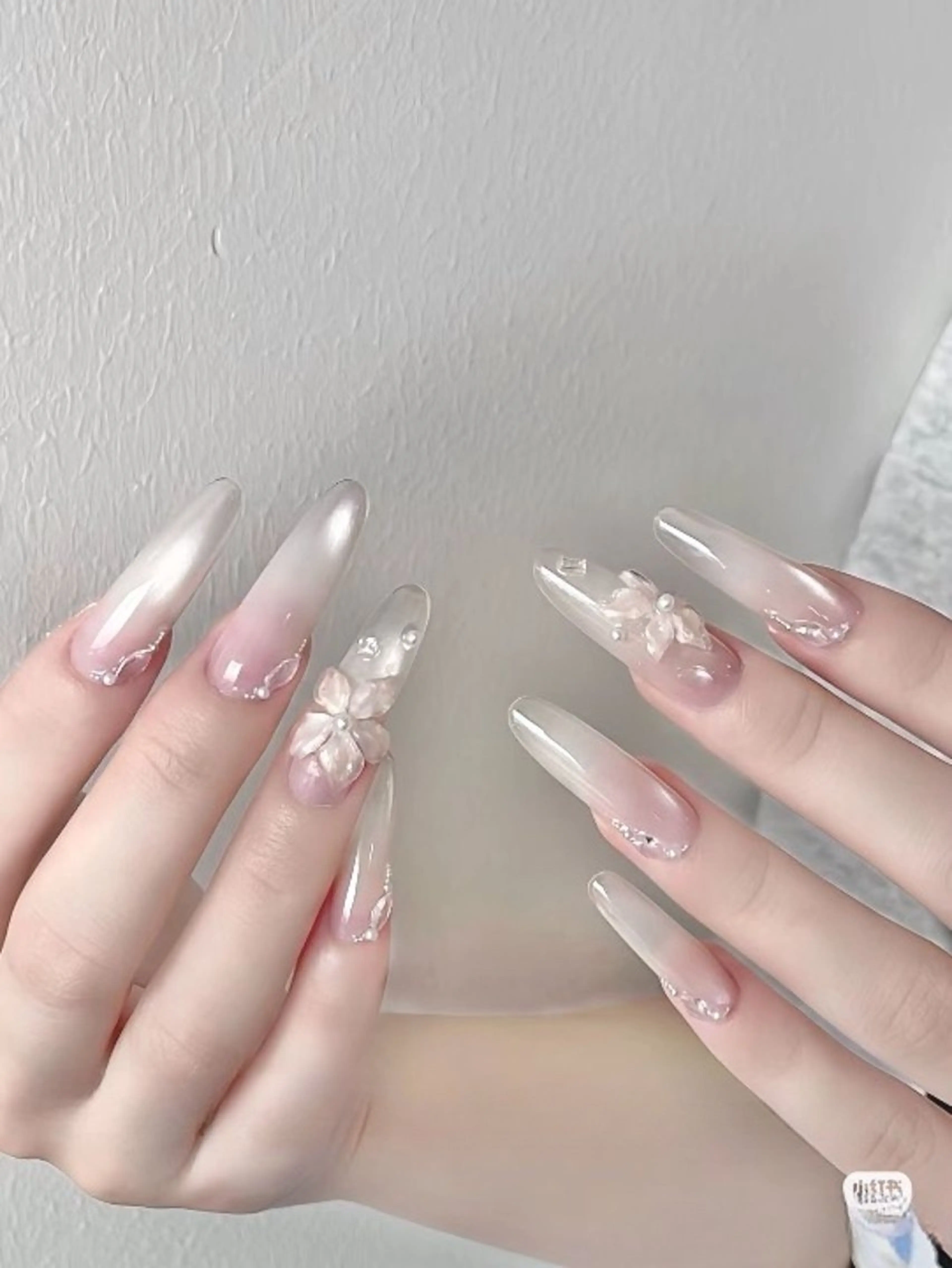 カラー グラデーションカラー ピンクカラー ハンドネイル AIN Nailのネイルデザイン