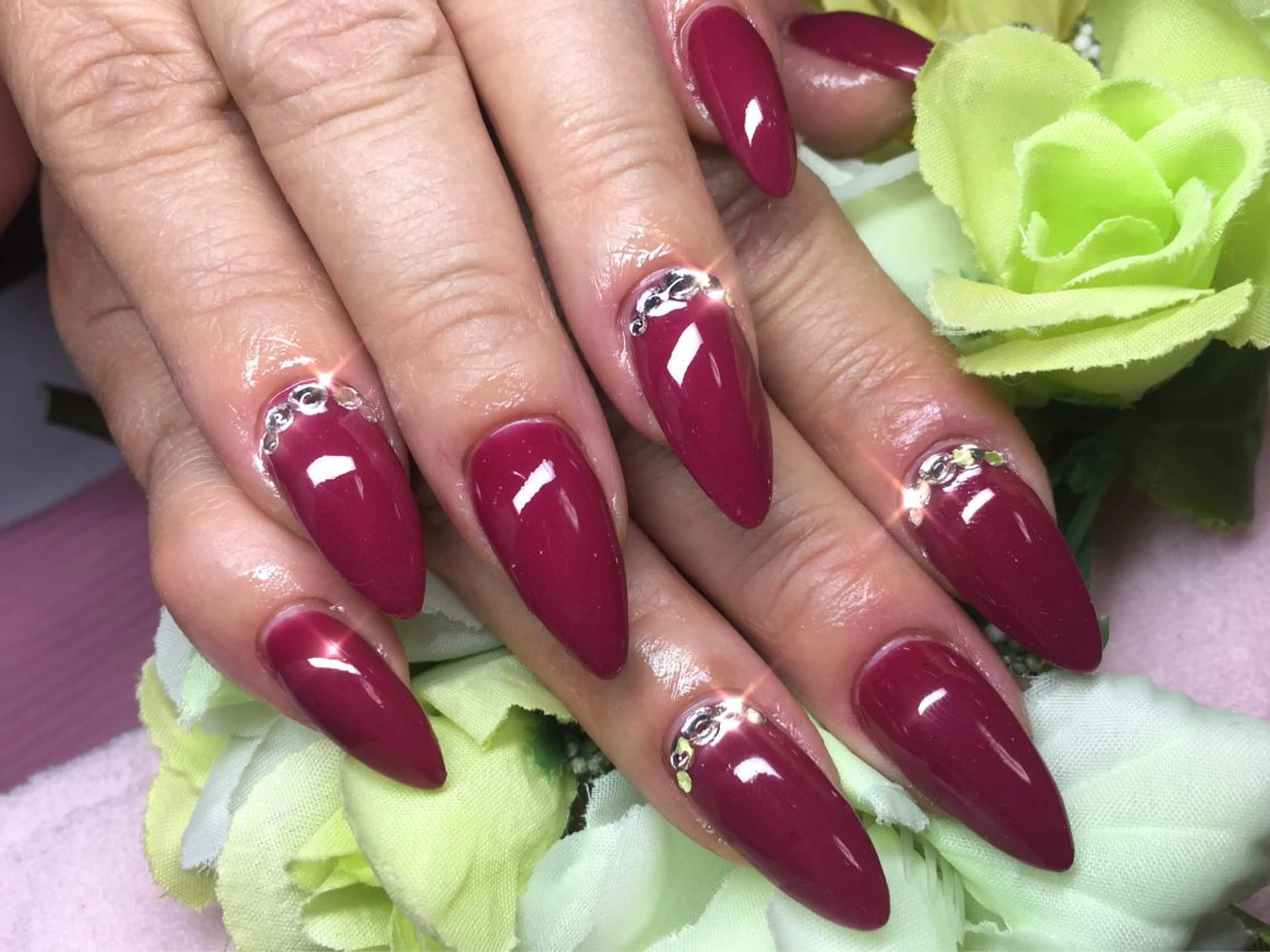 ネイル ワンカラーネイル スカルプネイル ストーンネイル ハンドネイル Beauty Salon  Luna所属・Beauty Salon Lunaのエステ・リラクイメージ