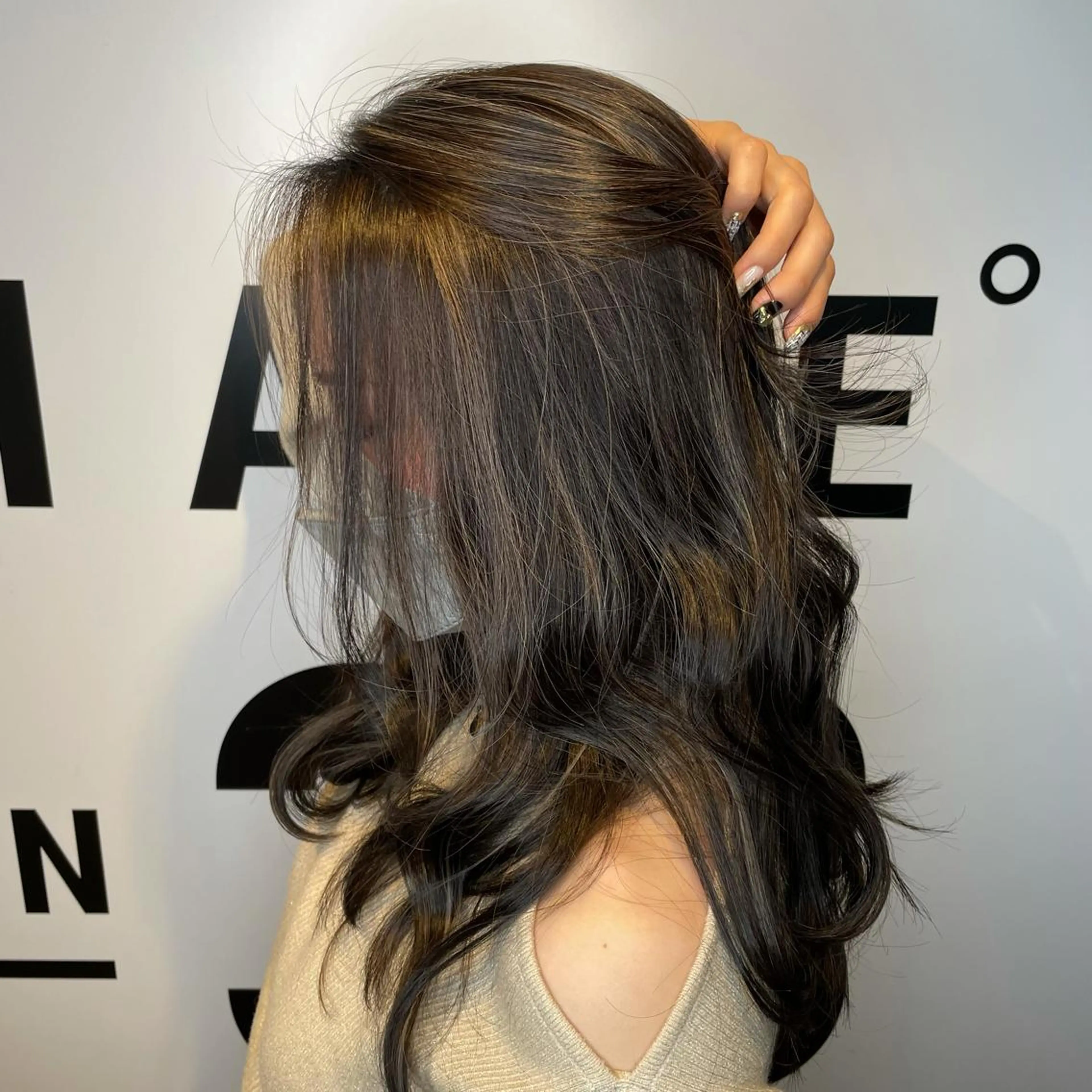 セミロング カラー ブリーチ ケアブリーチ ハイライトカラー ハイライト カット ヘアカラー 小川 舜人のヘアスタイル