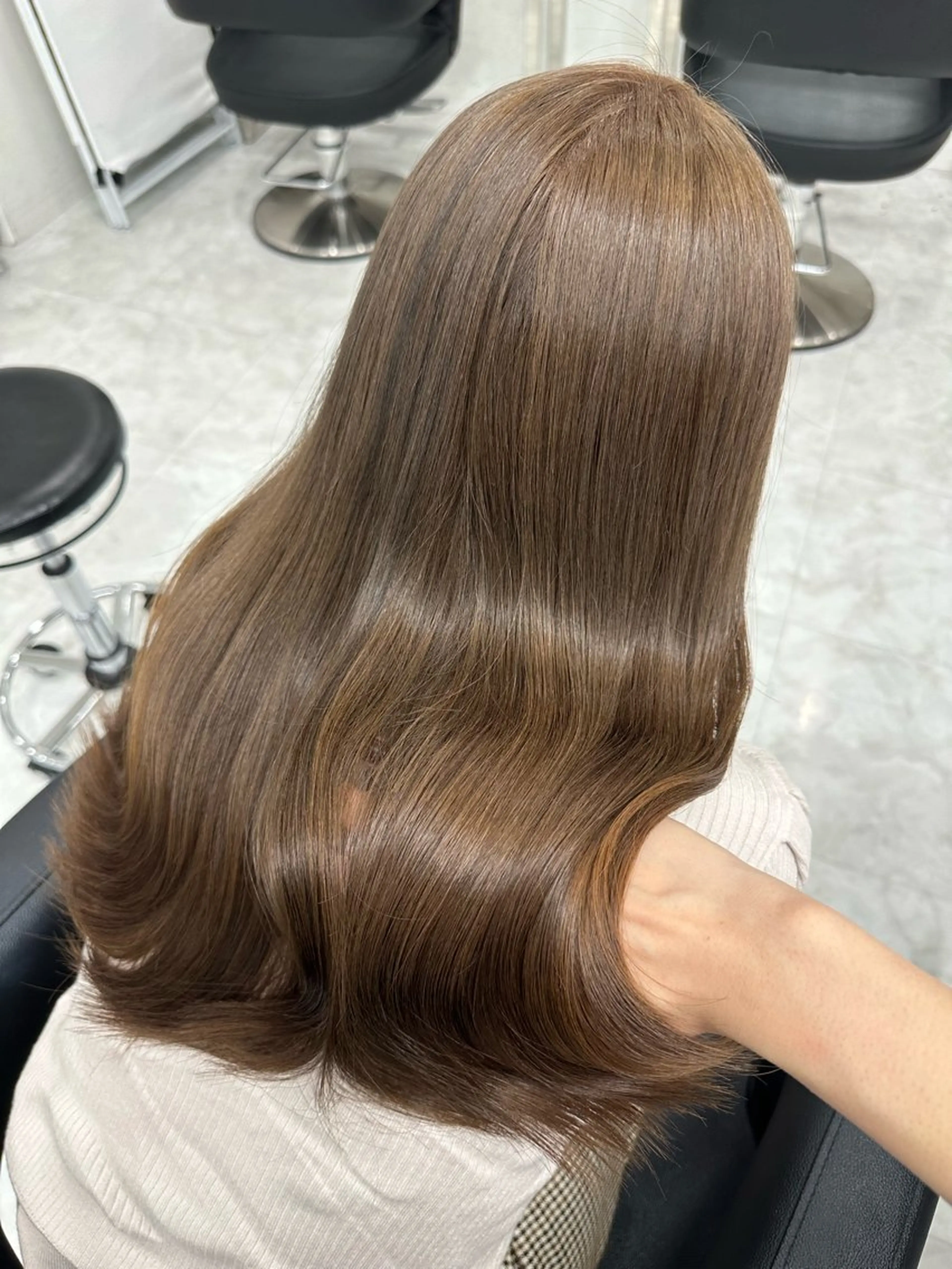 ロング アッシュ チョコレートブラウン 韓国風カラー ピンクブラウン 髪質改善 🤎MISAKI 艶髪カラー🤎のヘアスタイル