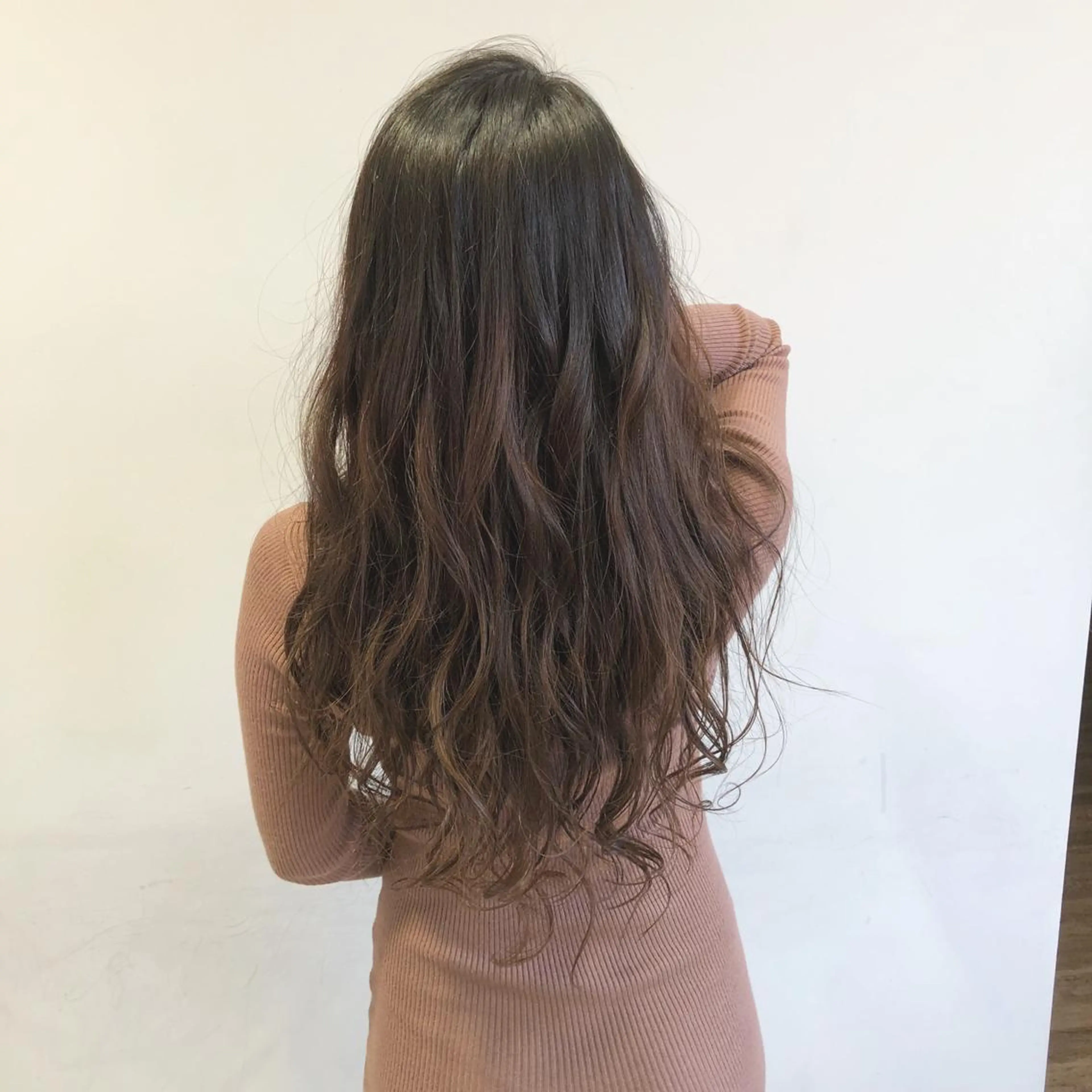 ロング 岩瀬 翔太のヘアスタイル