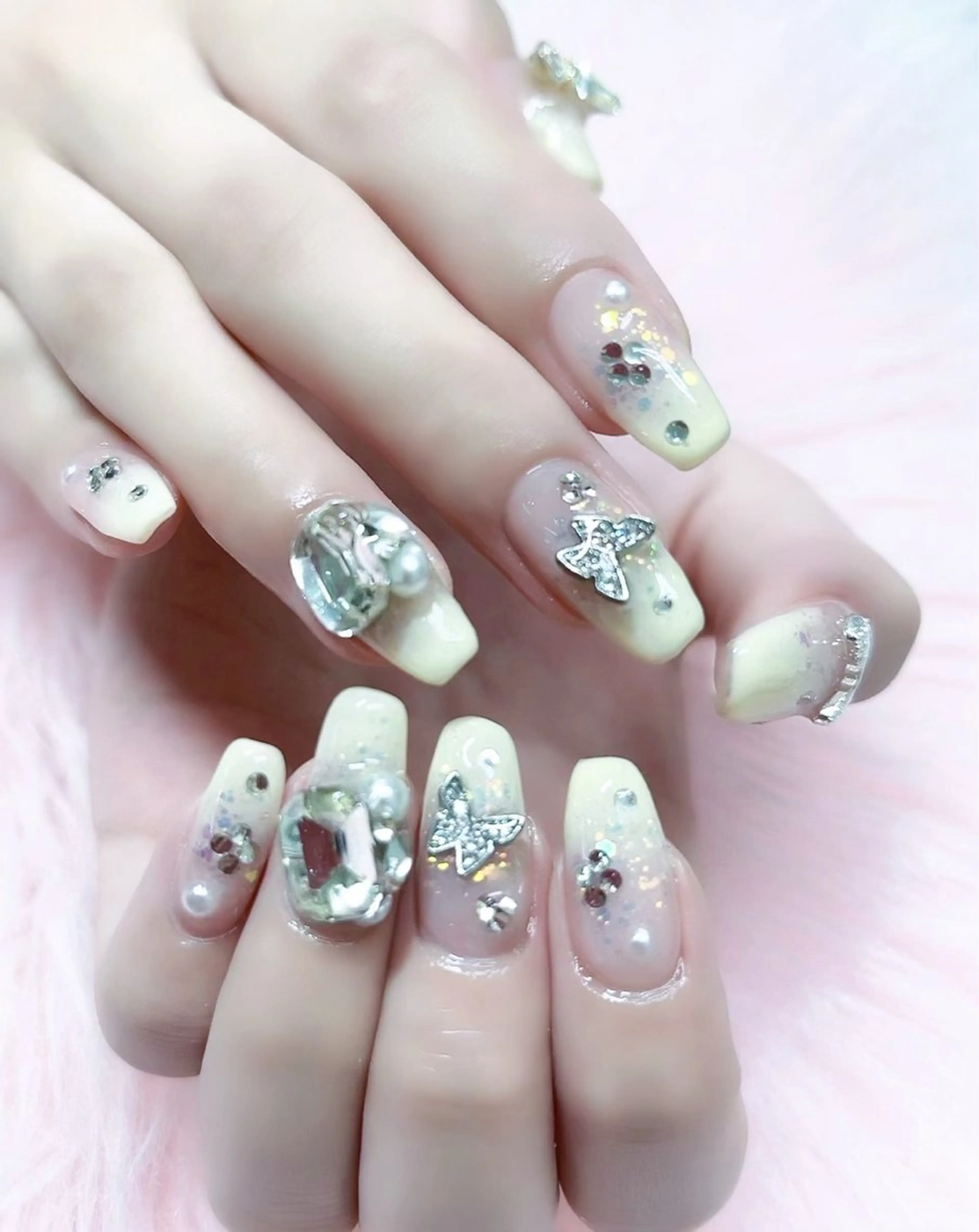 ネイル MoonNail ユリ🌸のネイルデザイン