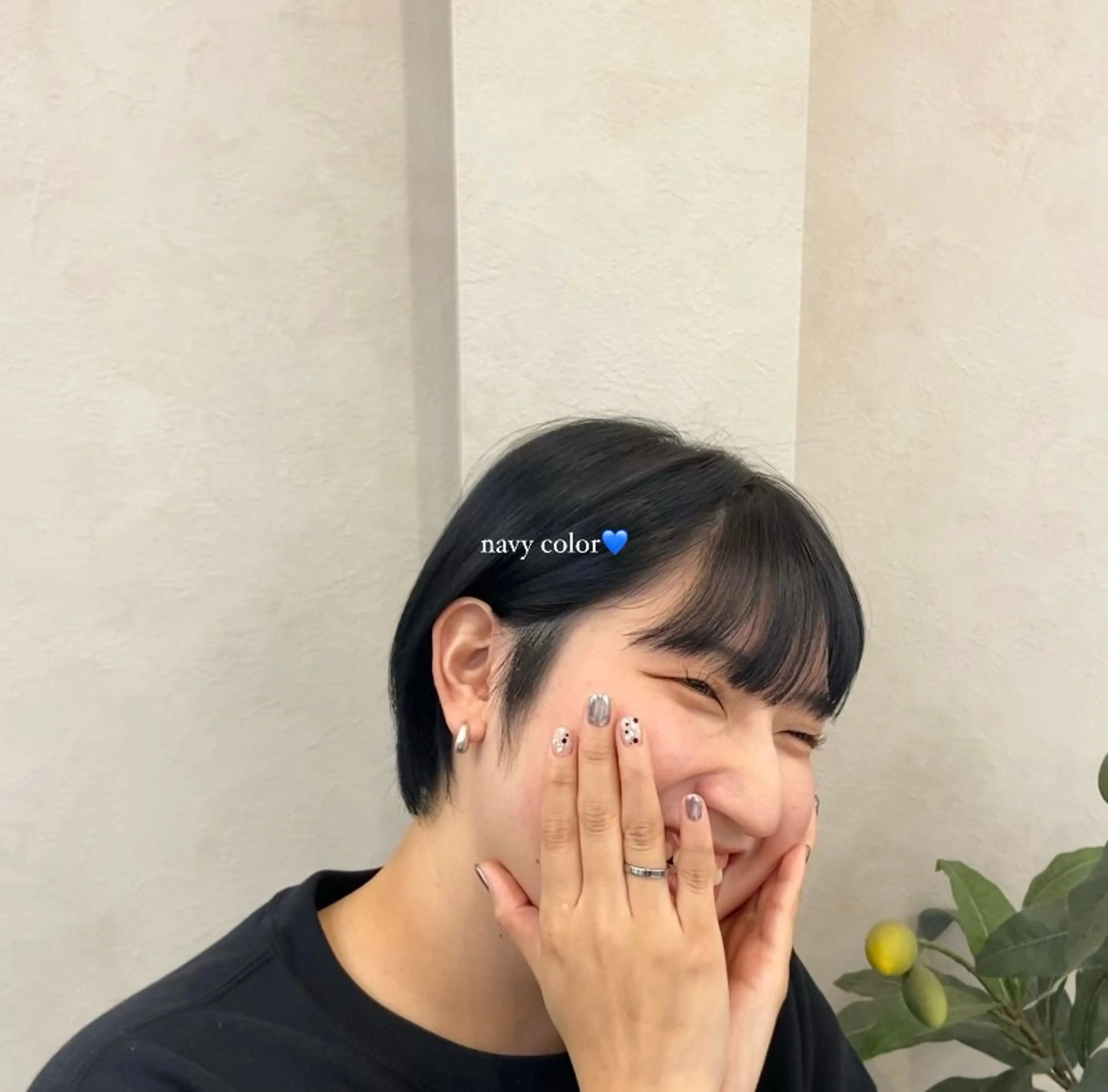 カラー 透明感カラー ネイビーカラー 若原 茉莉のヘアスタイル