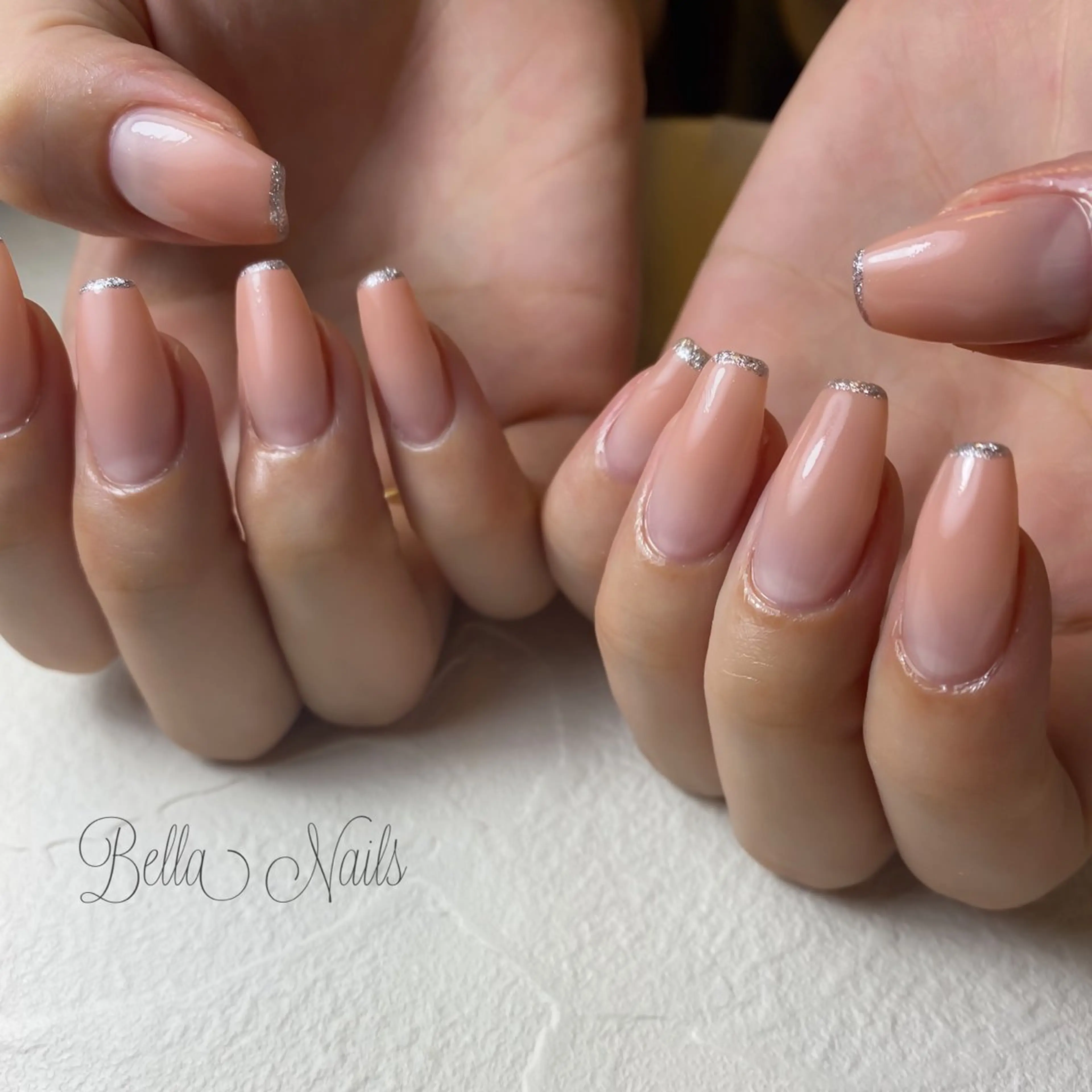 ネイル グラデーション ラメ(グリッター) シルバー ハンドネイル Bella Nailsのネイルデザイン