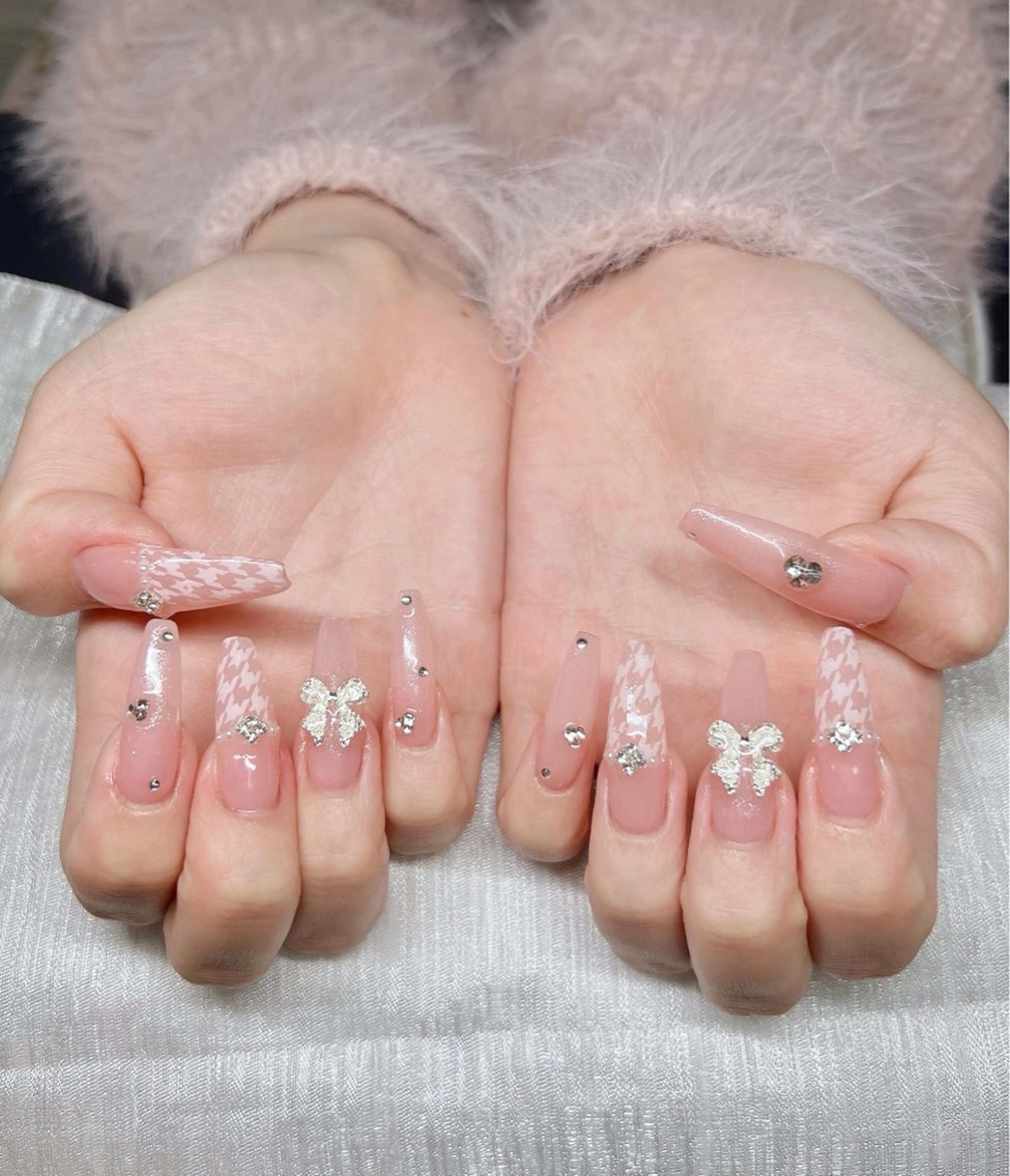 ネイル オーロラネイル チークネイル 長さ出し フットネイル フレンチネイル ハンドネイル Lee Nails チップ長さだし専門店のネイルデザイン