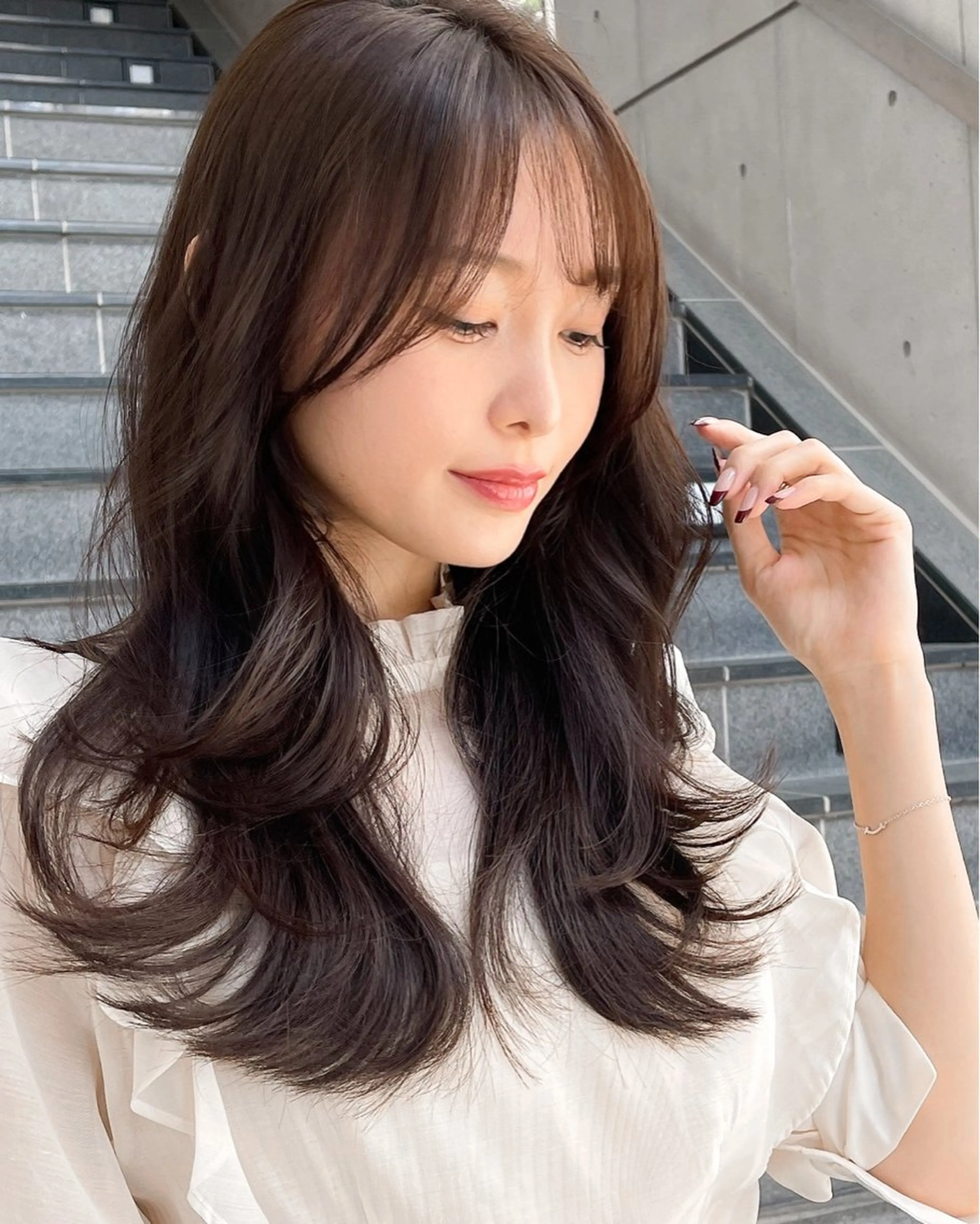 ロング カラー アッシュ ベージュカラー くびれヘア 韓国風ヘア レイヤーカット 宮本 聖希のヘアスタイル