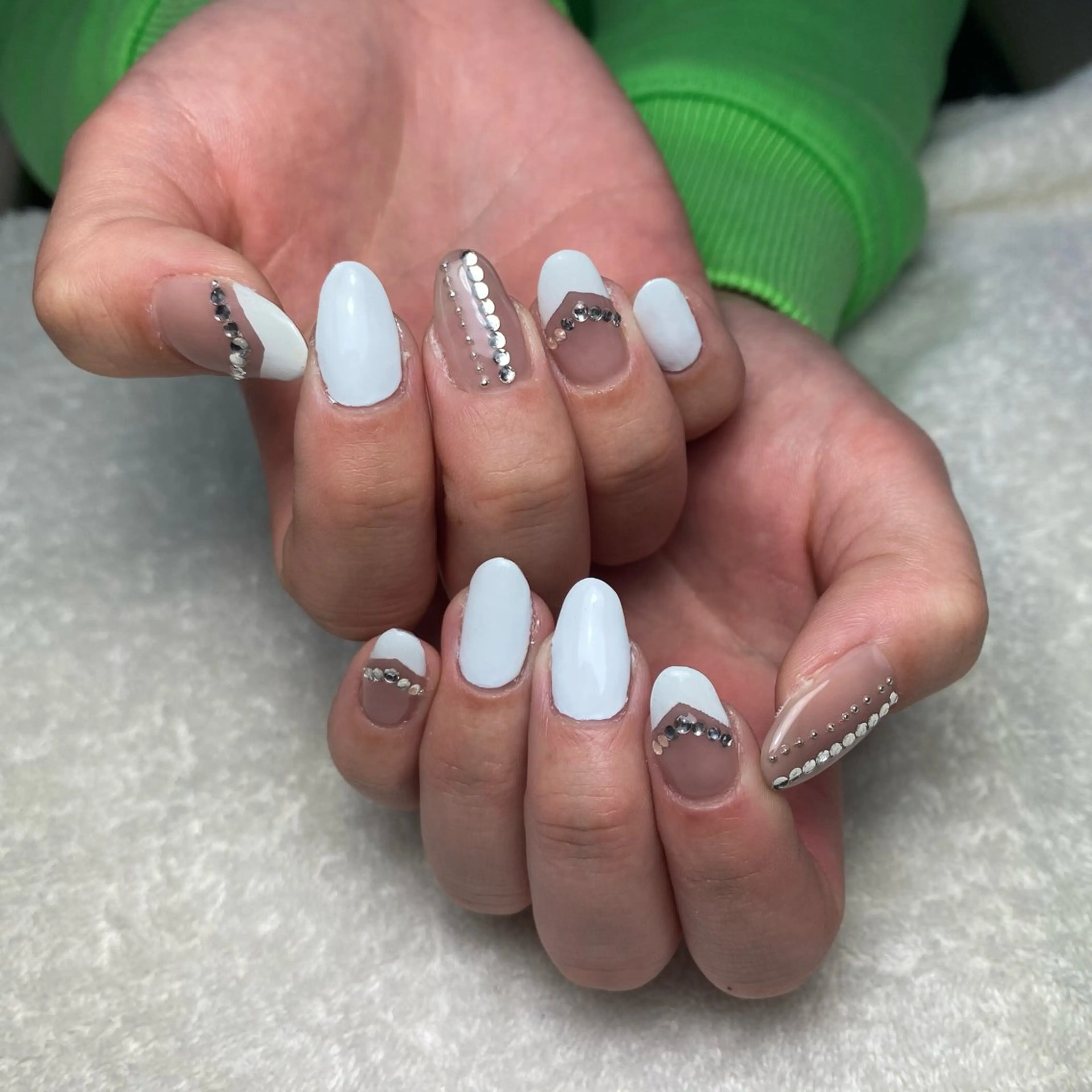 ネイル フレンチネイル ハンドネイル COCO+所属・COCO +のエステ・リラクイメージ