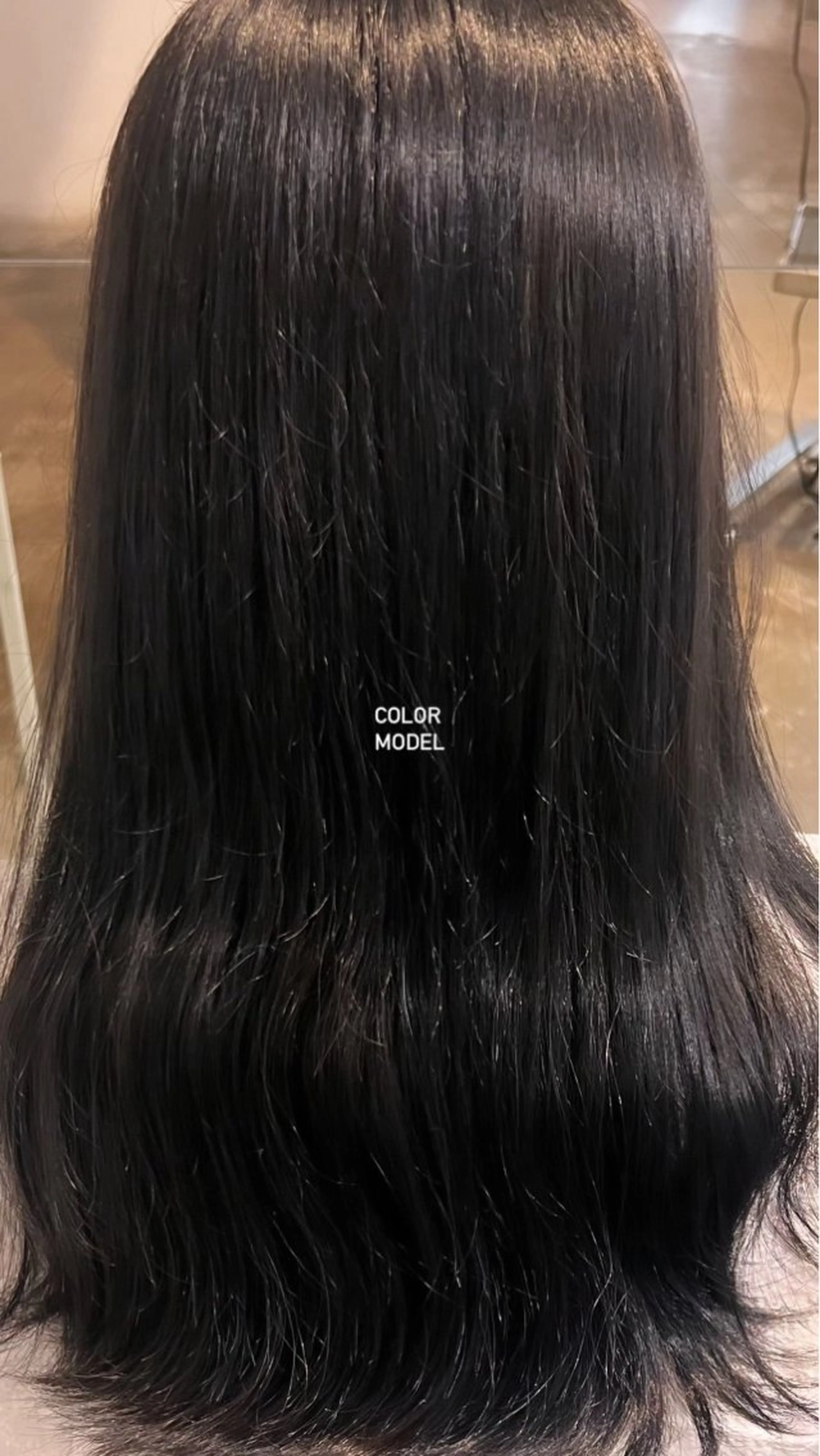 ロング カラー グレージュ オリーブグレージュ オリーブグレー 目黒 由梨香のヘアスタイル