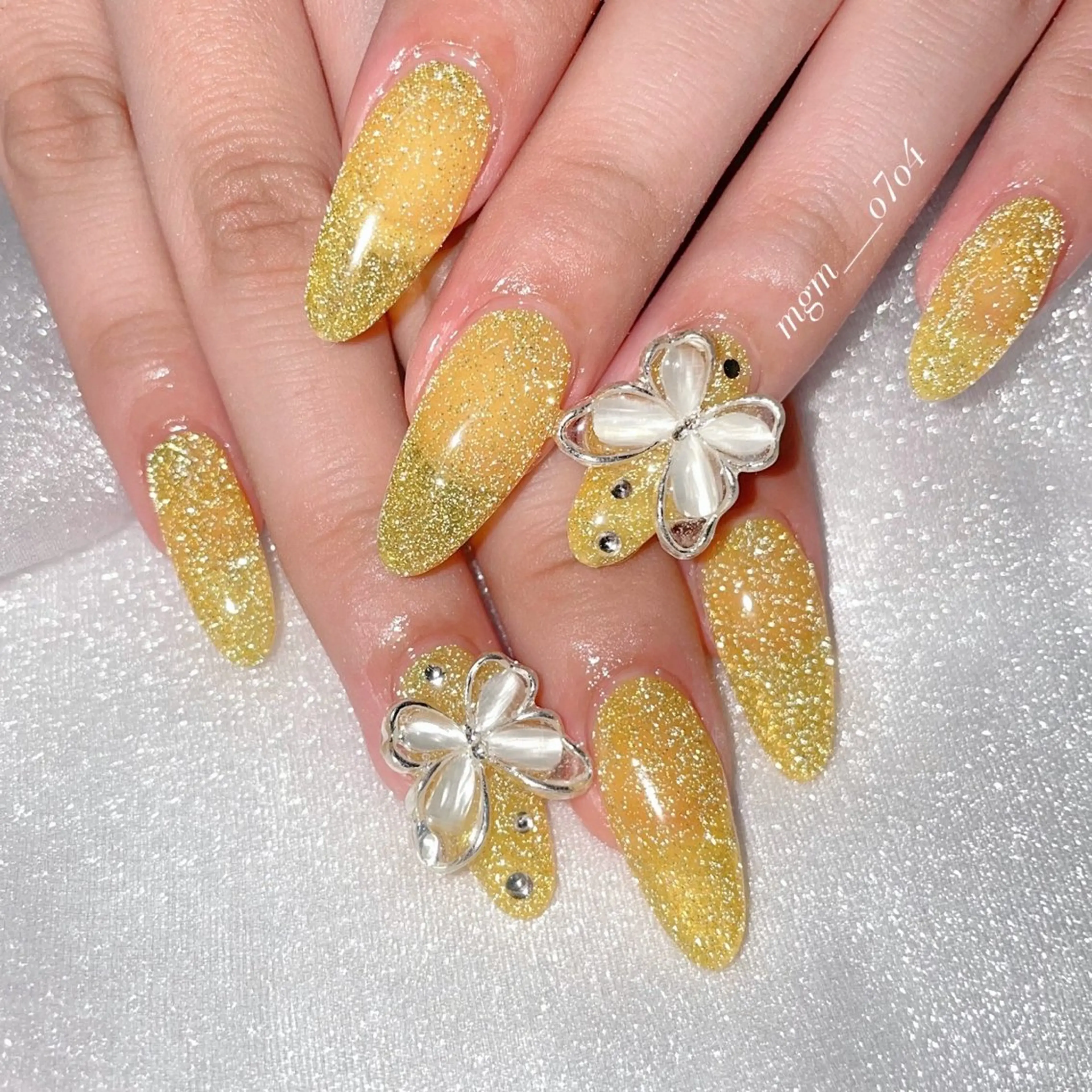 ネイル MoON...❤︎ MeGuのネイルデザイン