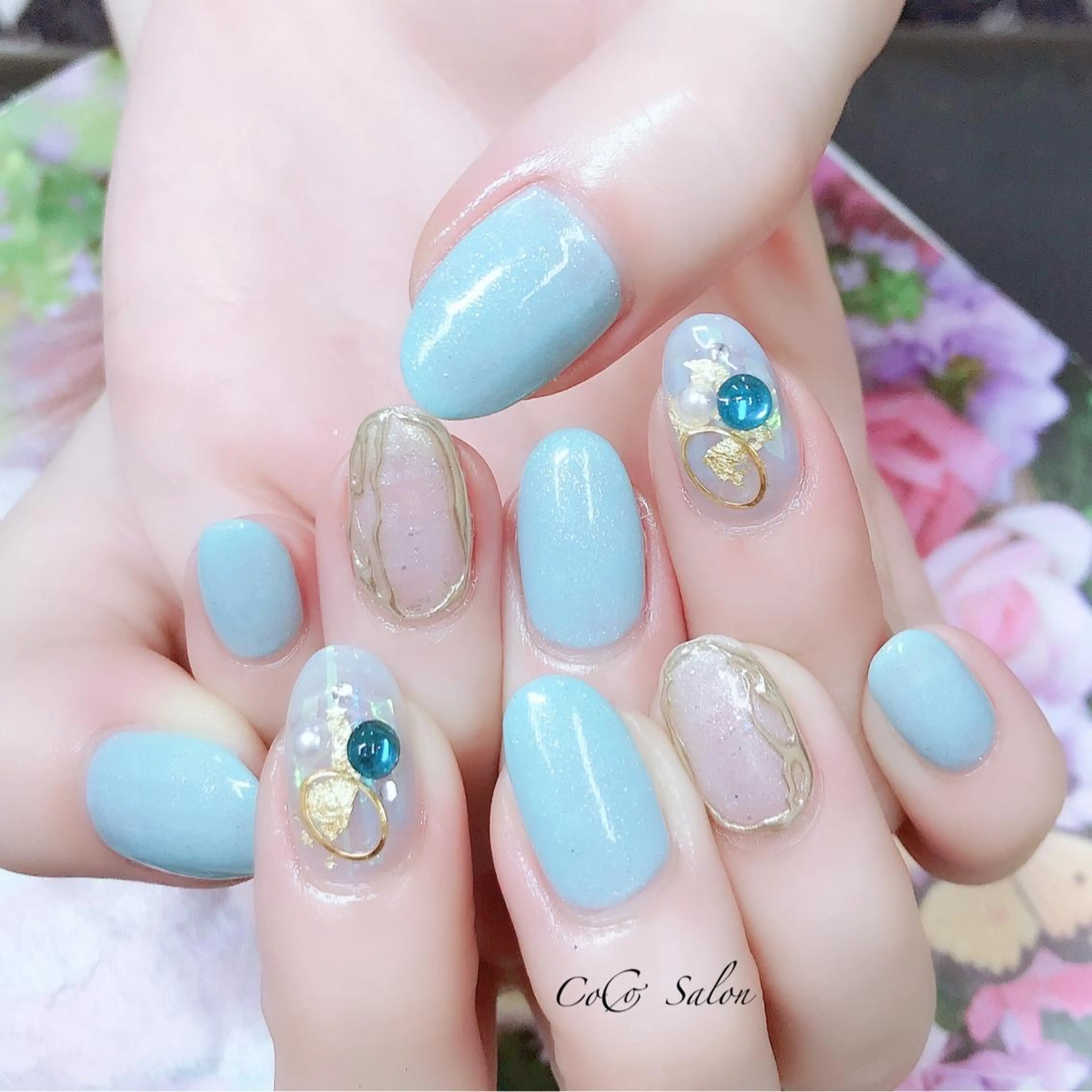 ネイル ブルー ラメ(グリッター) 水色 ミラーネイル ワンカラーネイル ハンドネイル CoCoSalon ネイル/まつ毛予約のネイルデザイン