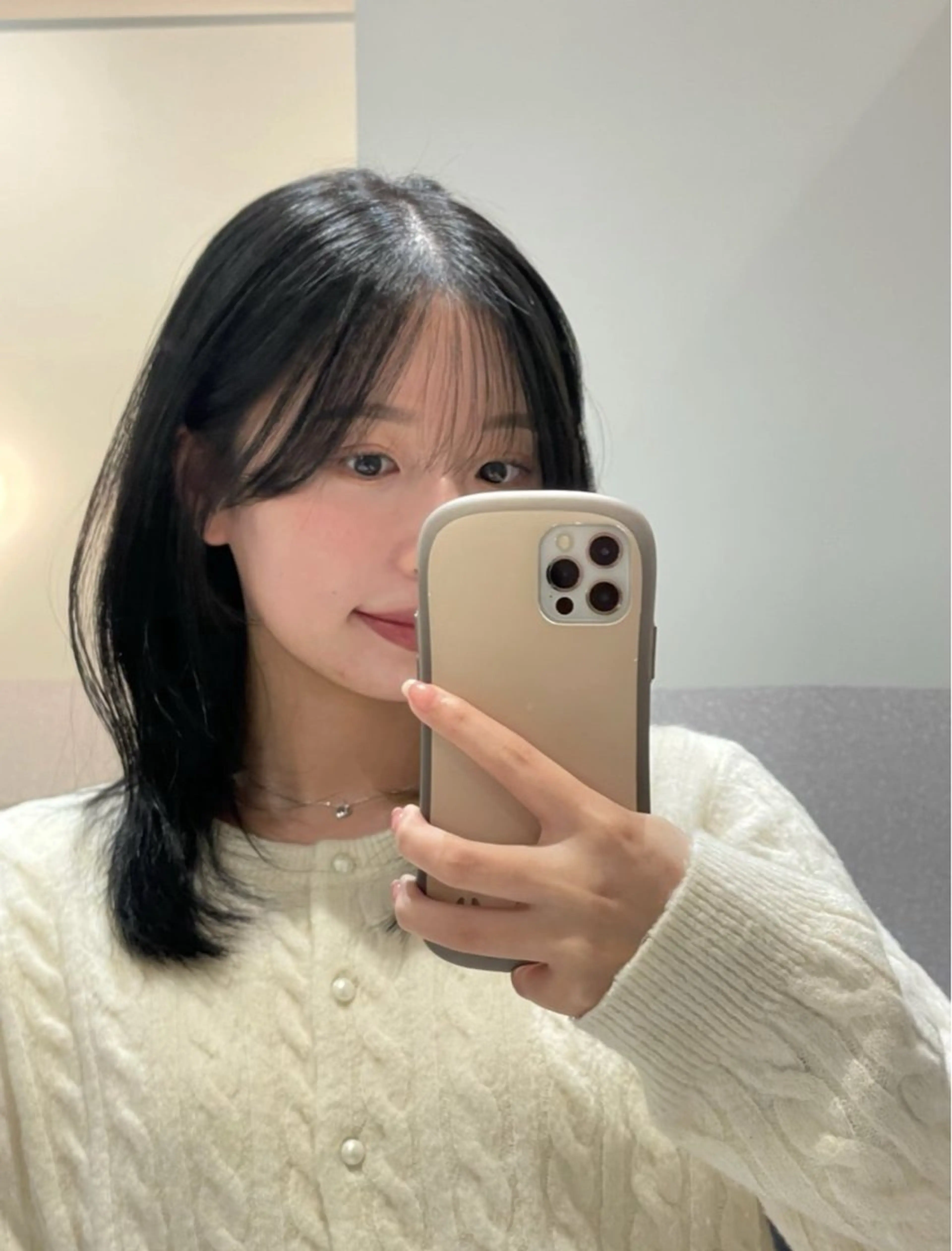 ミディアム ハッシュカット 韓国風ヘア レイヤーカット カット ヘアカラー トリートメント ❤︎︎韓国ヘア❤︎︎ 𝑺𝒉𝒊𝒉𝒐のヘアスタイル