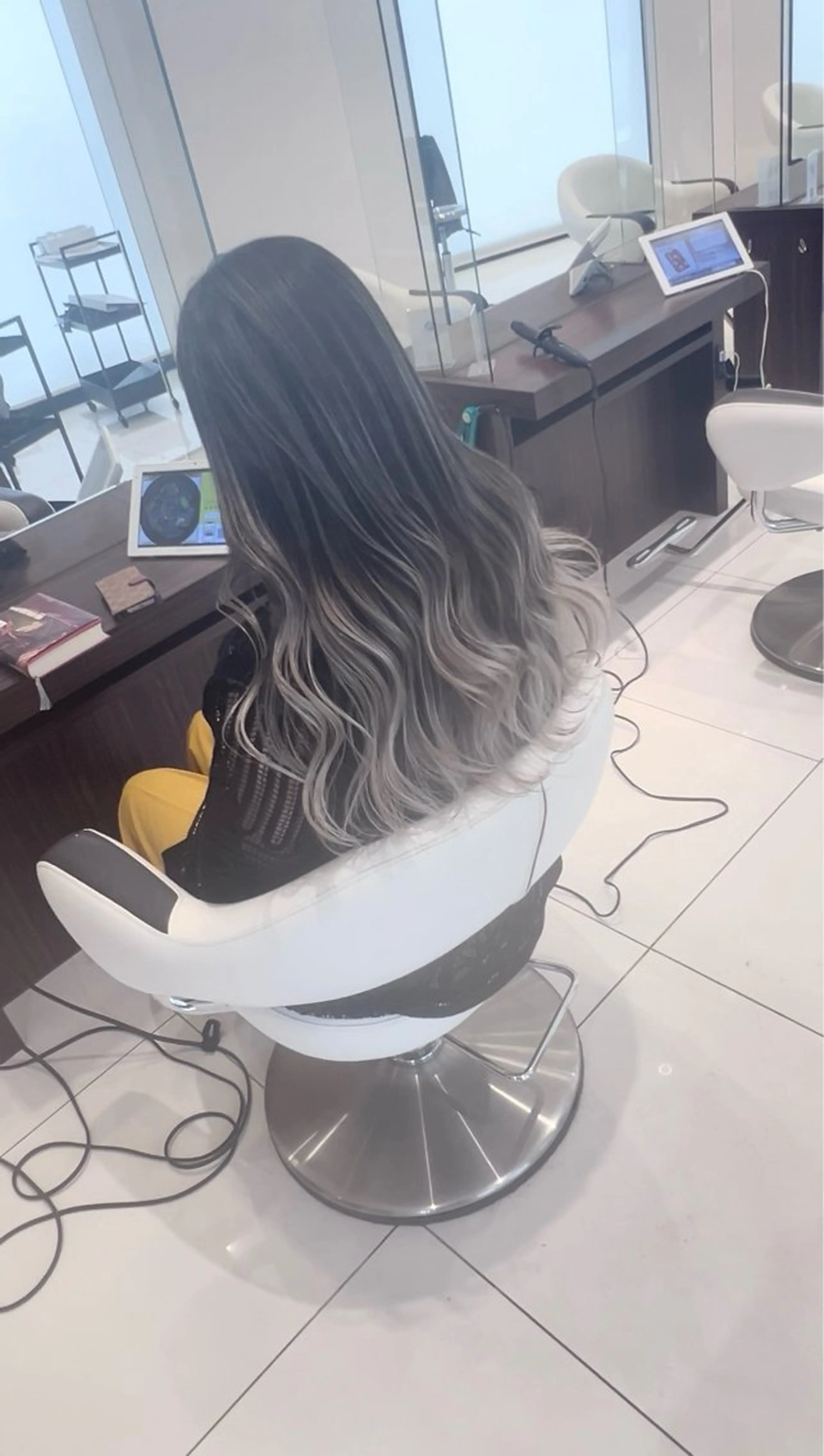 ロング レイヤーカット ヘアカラー earth甲府昭和店 東　允のヘアスタイル