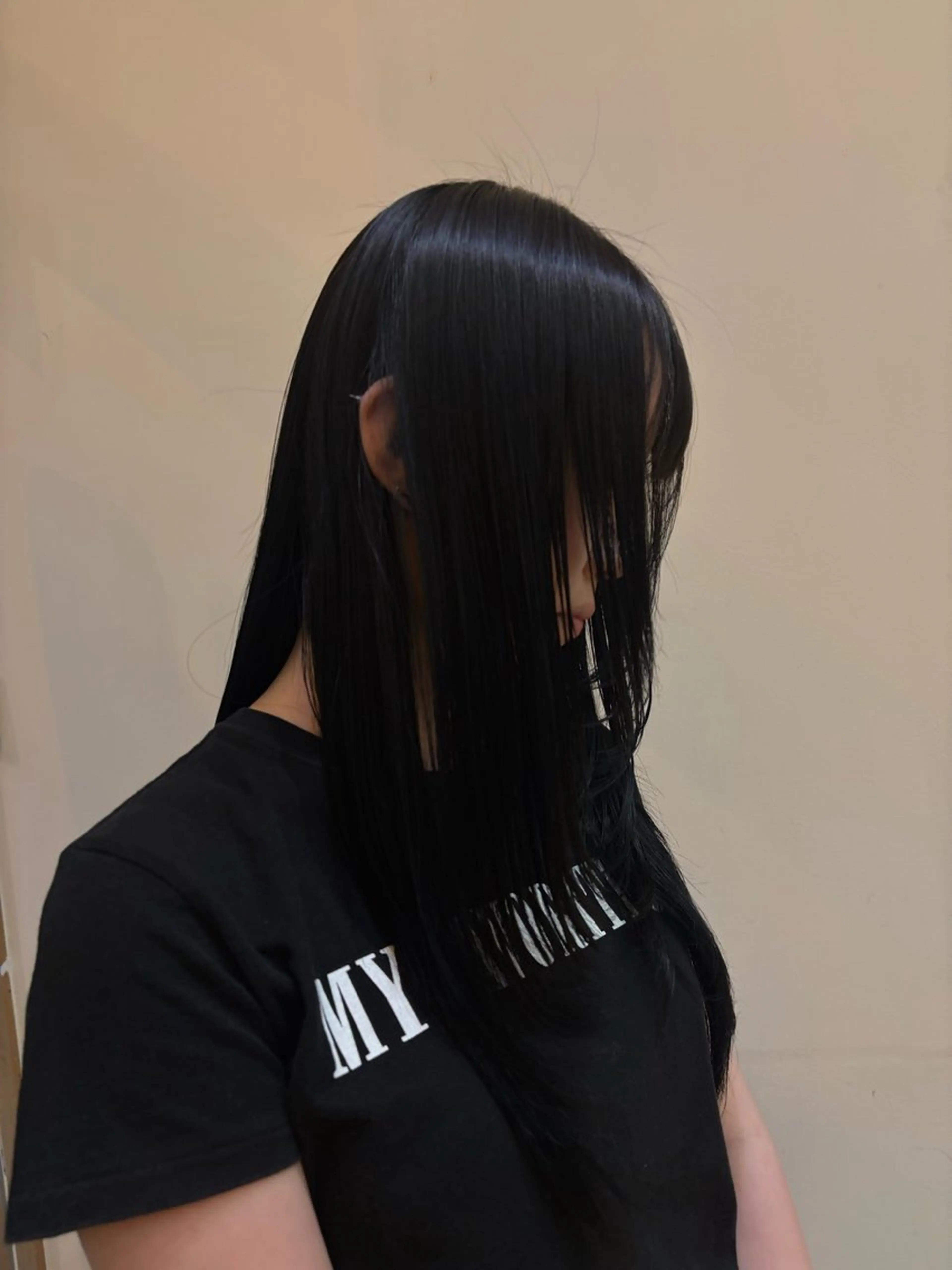 セミロング 髪質改善 縮毛矯正 淀 小南津のヘアスタイル