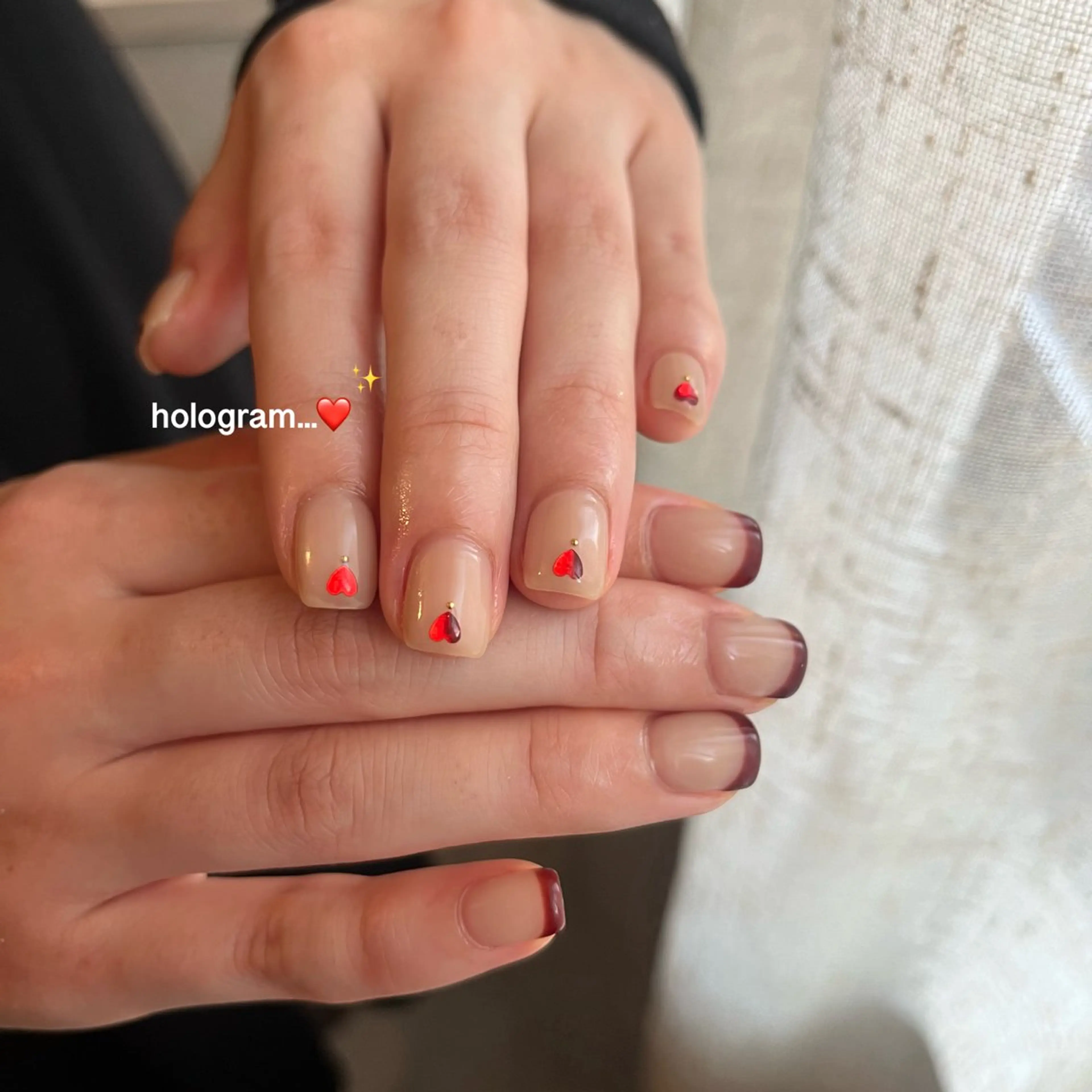 ネイル ハート ホログラムネイル 韓国ネイル ハンドネイル happiness プライベートサロンのネイルデザイン