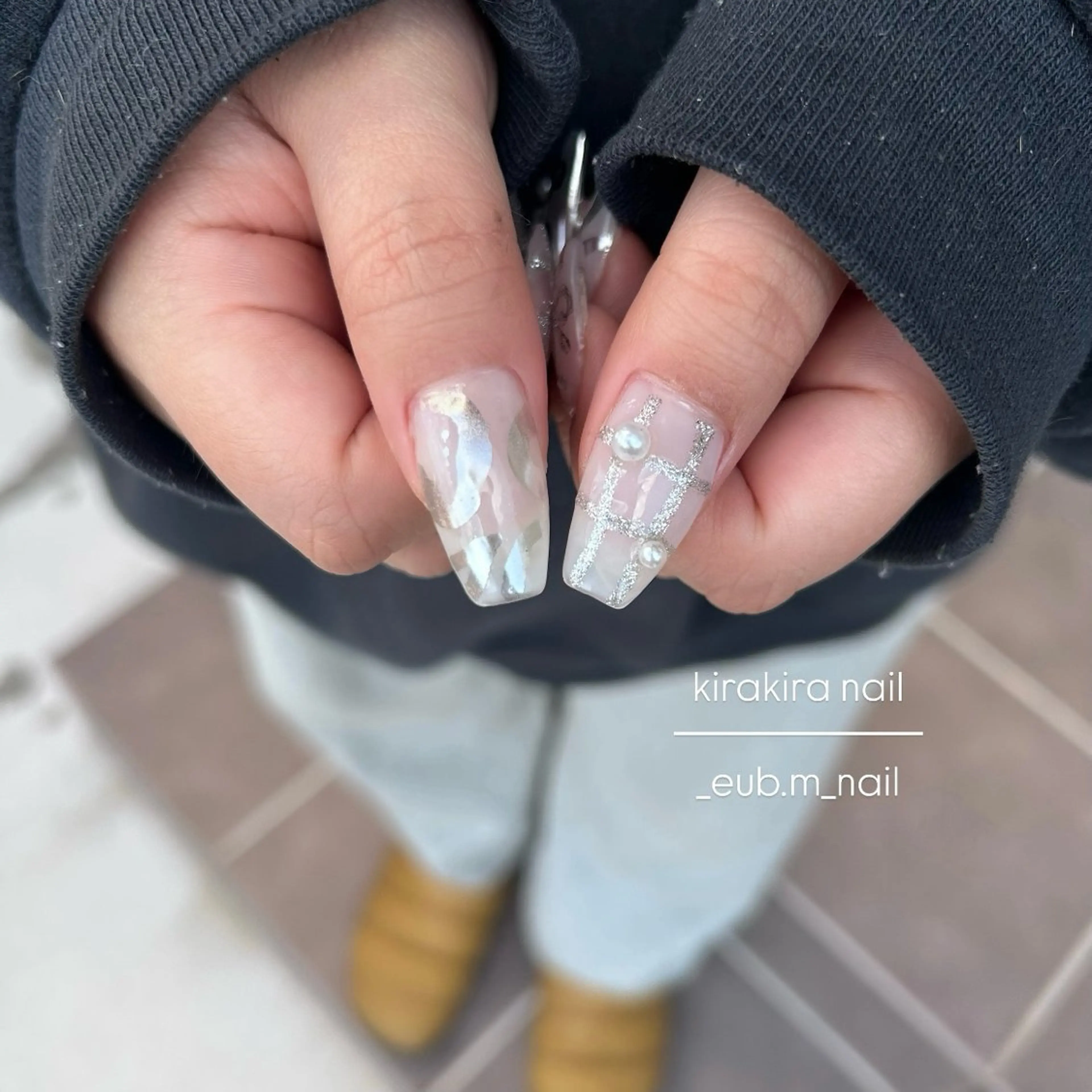 ネイル キラキラネイル 冬ネイル クリスマス ハンドネイル 深夜ネイルサロン eub.m_nailのネイルデザイン