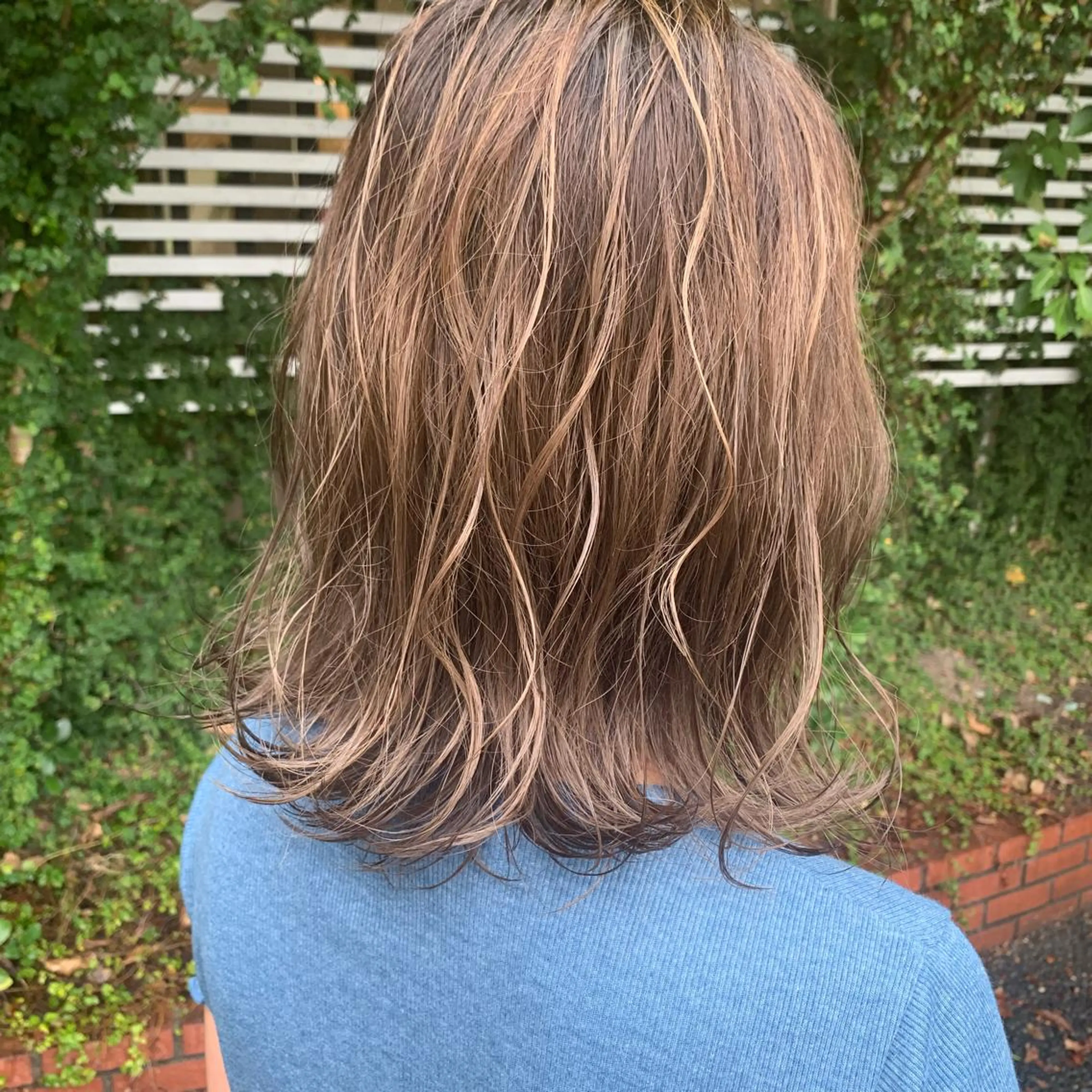 ミディアム カラー Lond jeloud 名古屋所属・髪質改善 の達人/杉原碧仁のヘアスタイル