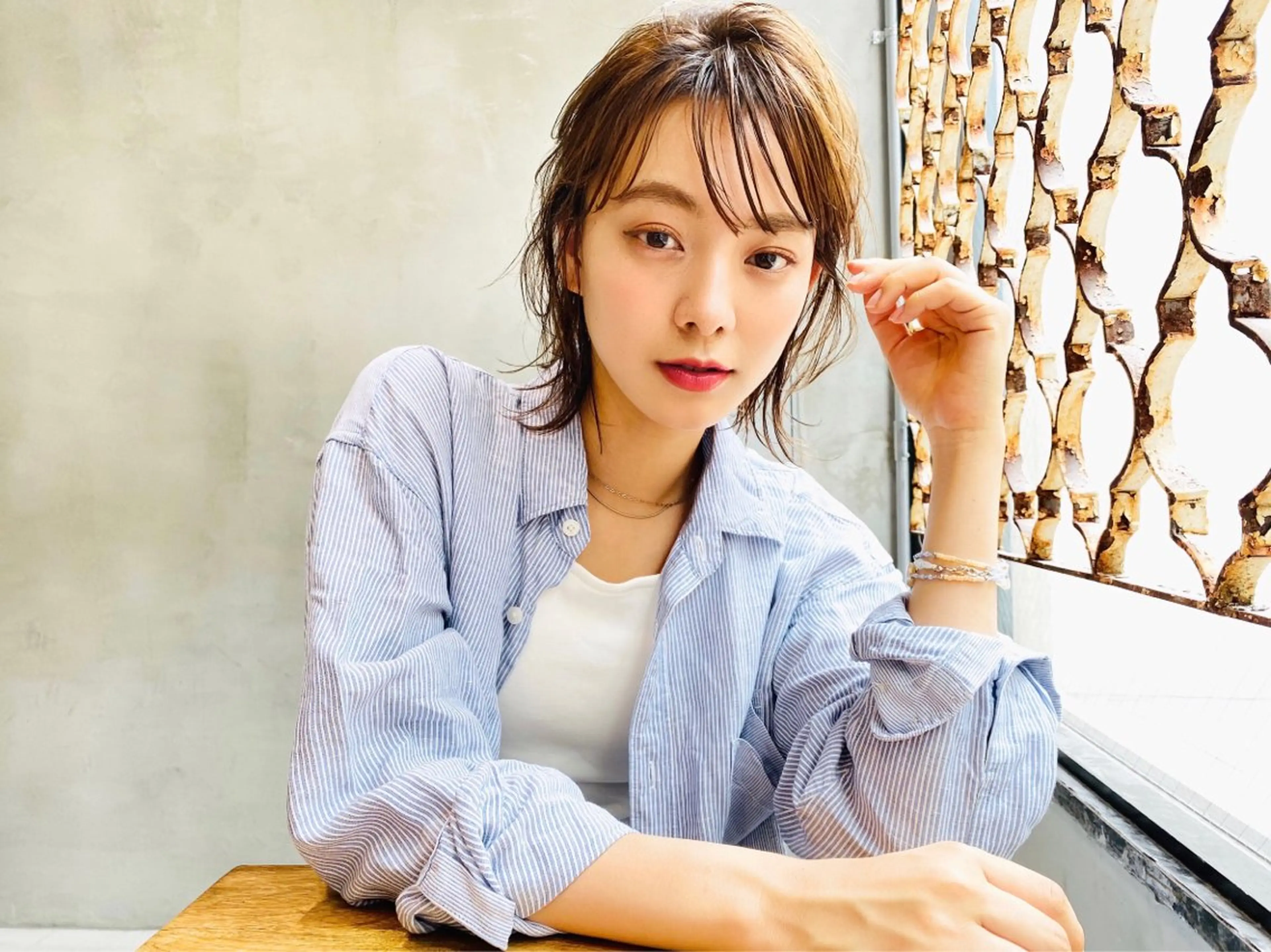 ミディアム カラー ヘアアレンジ メンズ アイブロウ ヘアカラー mowen RUIのヘアスタイル