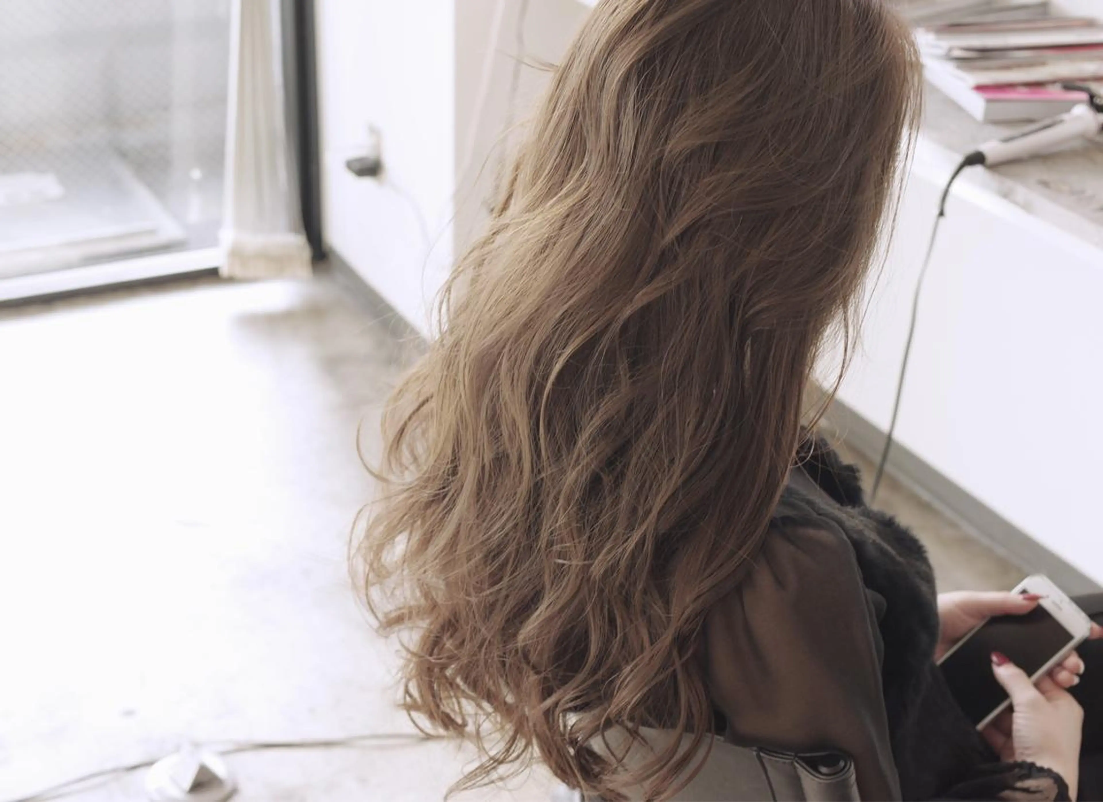 ミディアム セミロング ロング カラー クセ毛お悩みの方 四宮桂佑のヘアスタイル