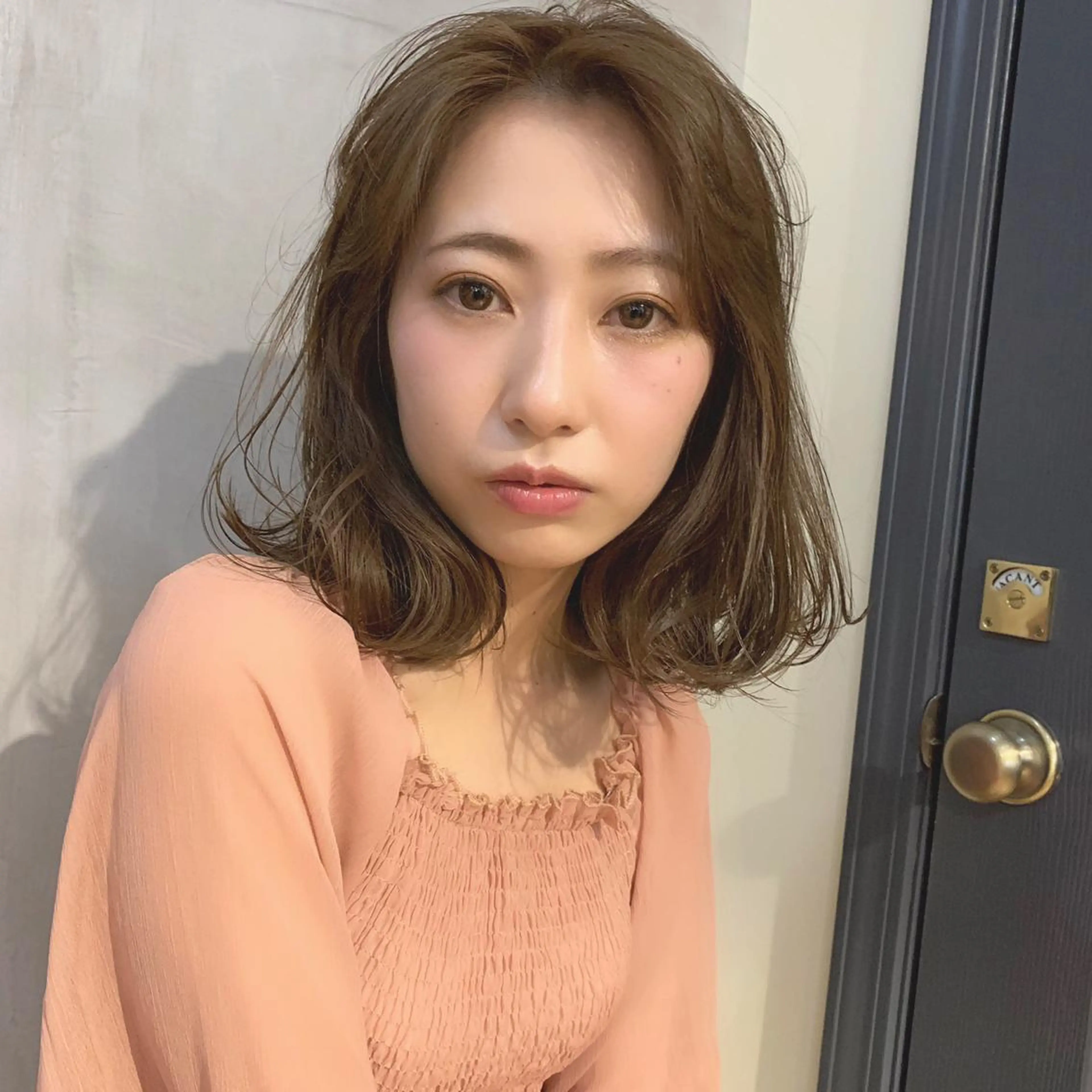 ショート カラー ブリーチ 卒業式のヘアスタイル カット ヘアカラー 薬院:今泉/上川美幸 小顔ボブ/暗髪カラーのヘアスタイル