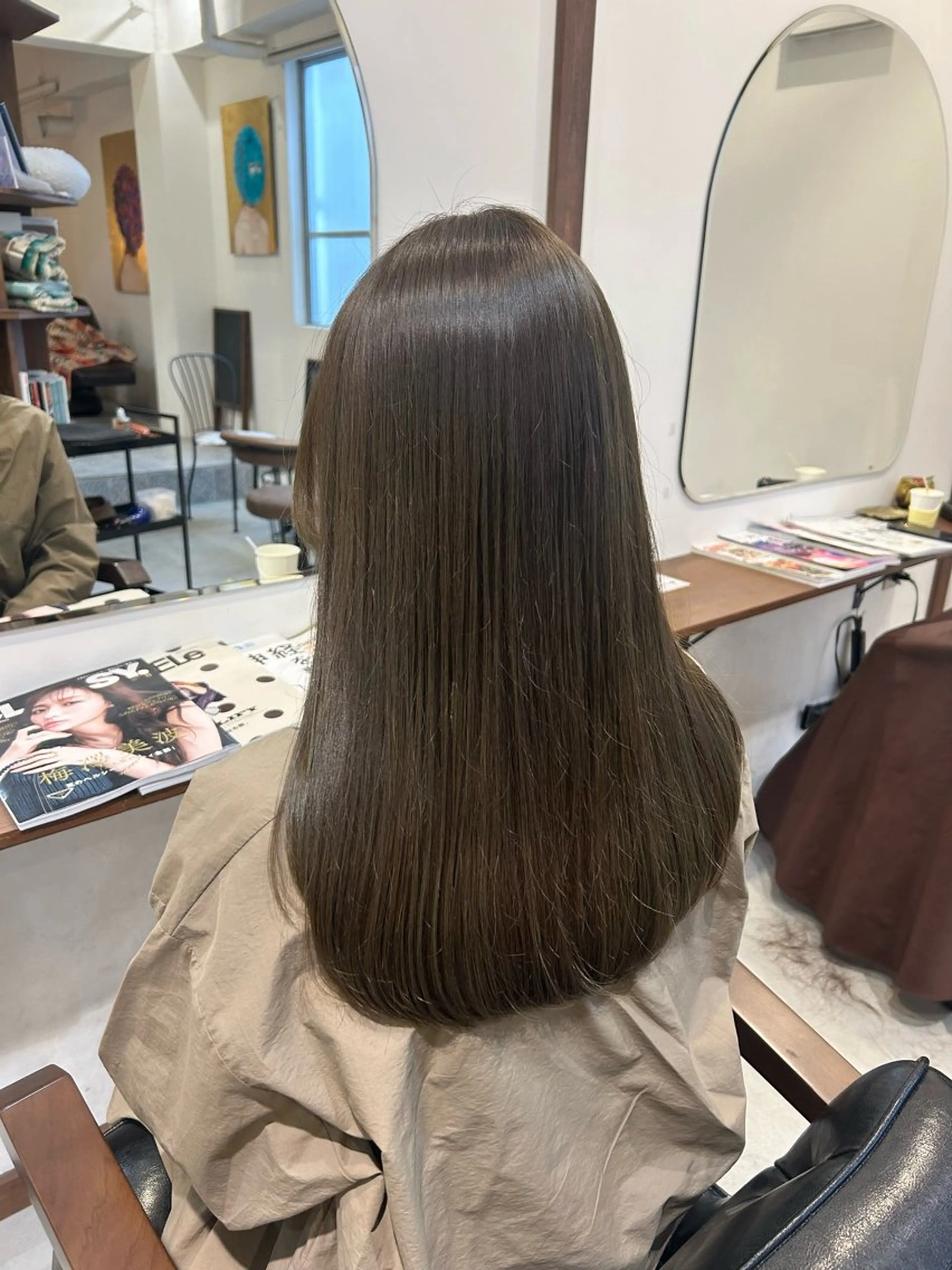 ロング カラー ベージュカラー オリーブベージュ カット ヘアカラー トリートメント ROUIS/ mioのヘアスタイル