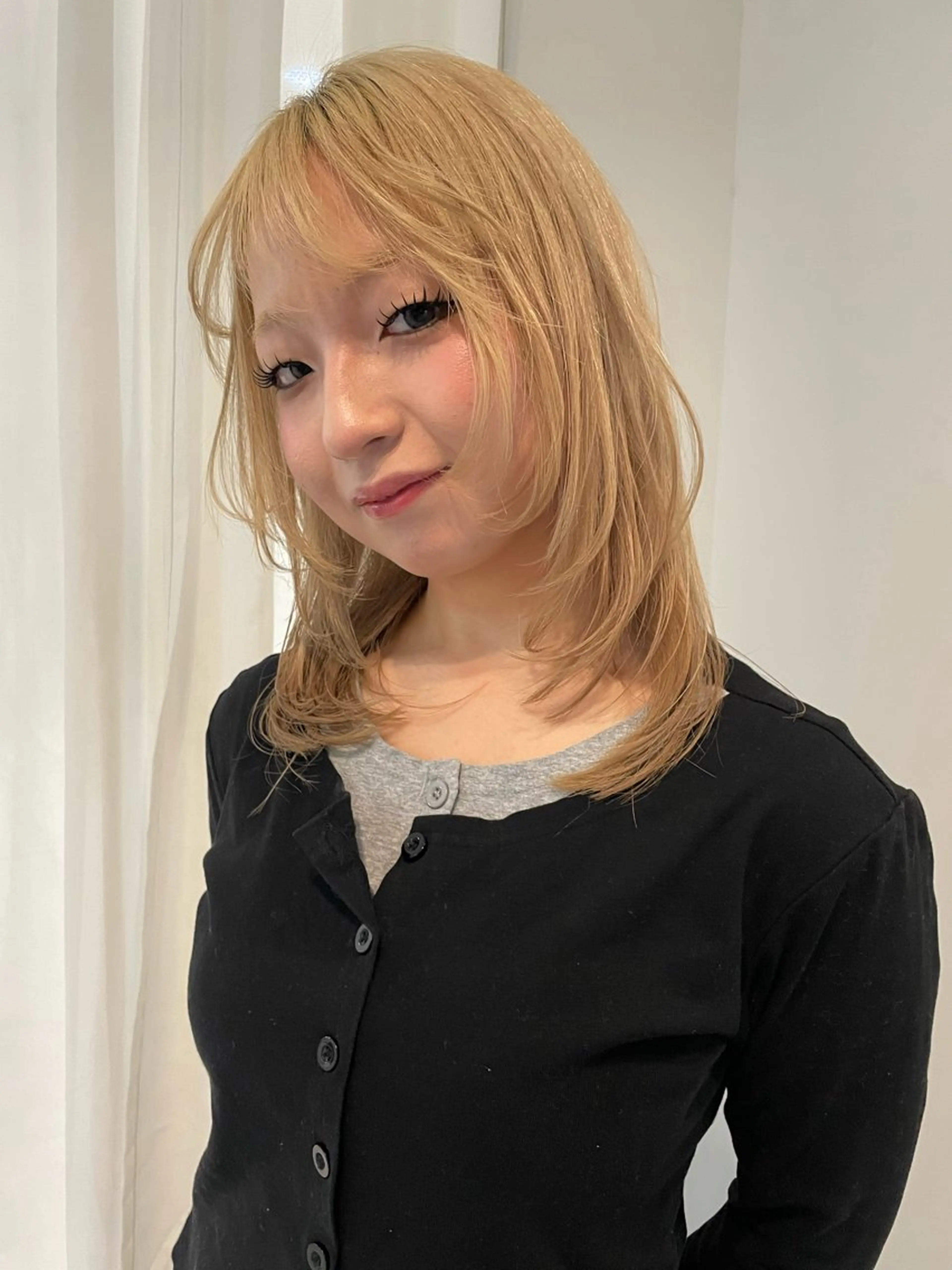 ミディアム レイヤーカット カット 熊崎 葵のヘアスタイル