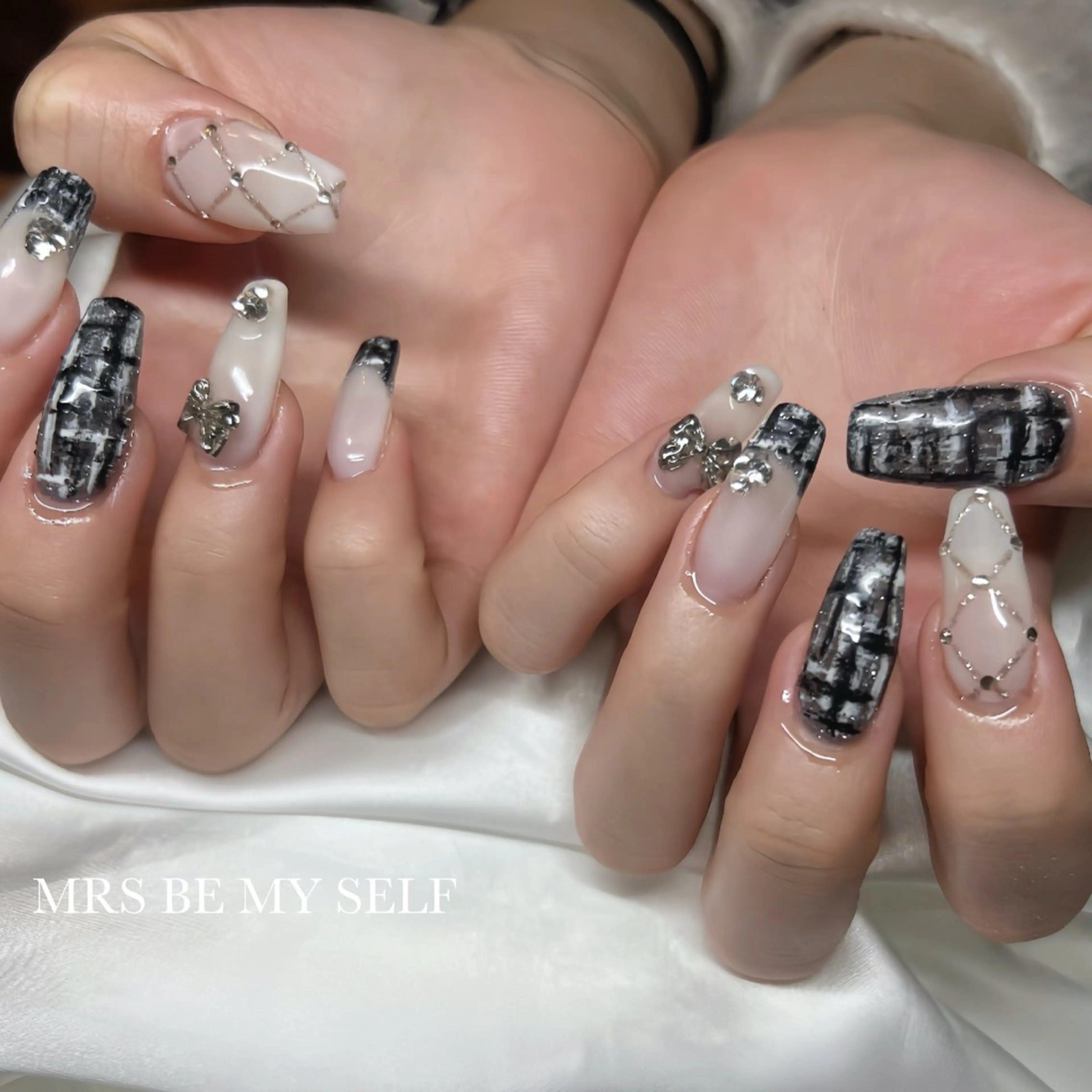 ネイル ツイードネイル 冬ネイル MRS/ miyu🎀のネイルデザイン