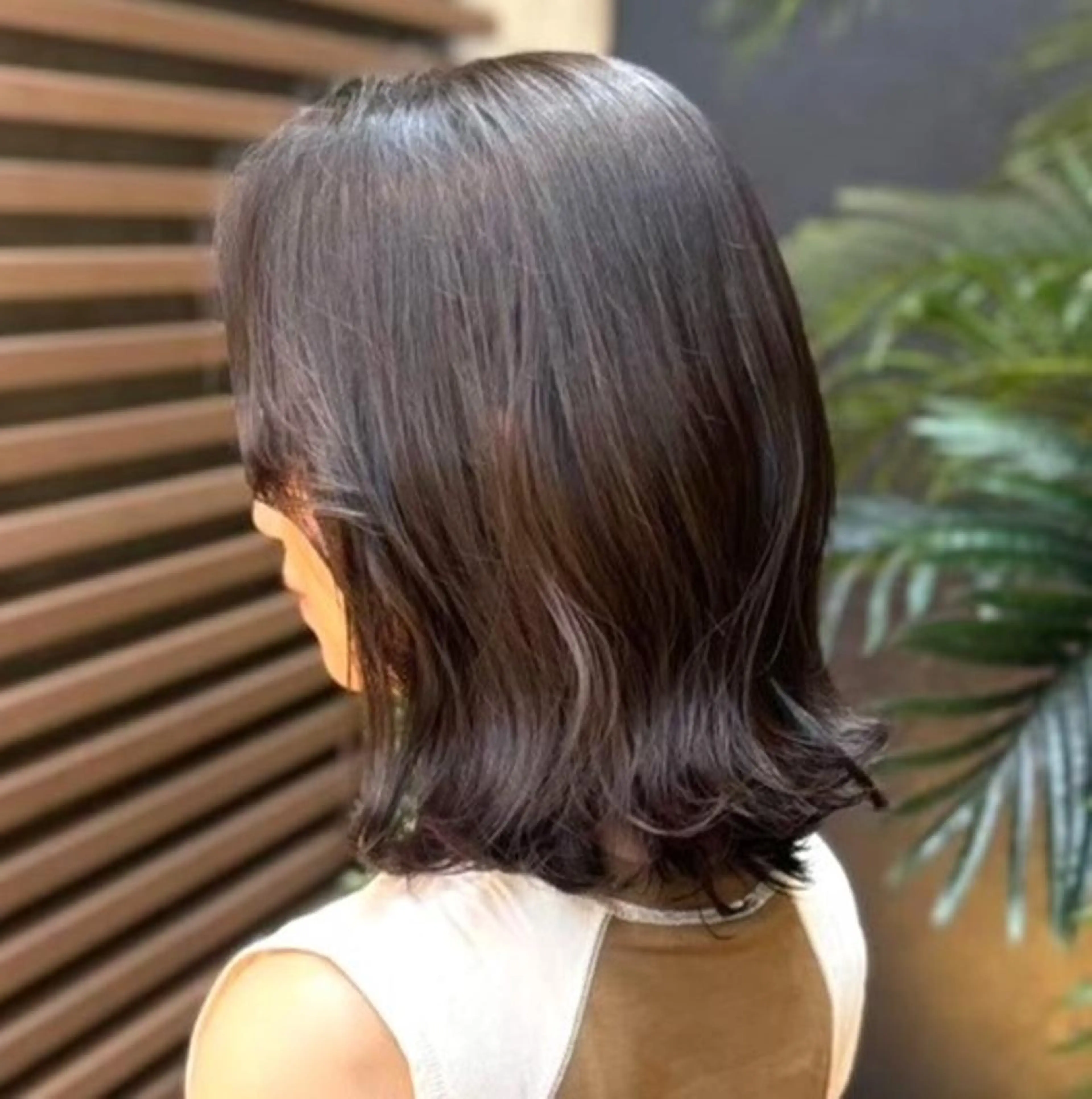 ミディアム カラー 外ハネヘア カット 秋山 達乃進のヘアスタイル