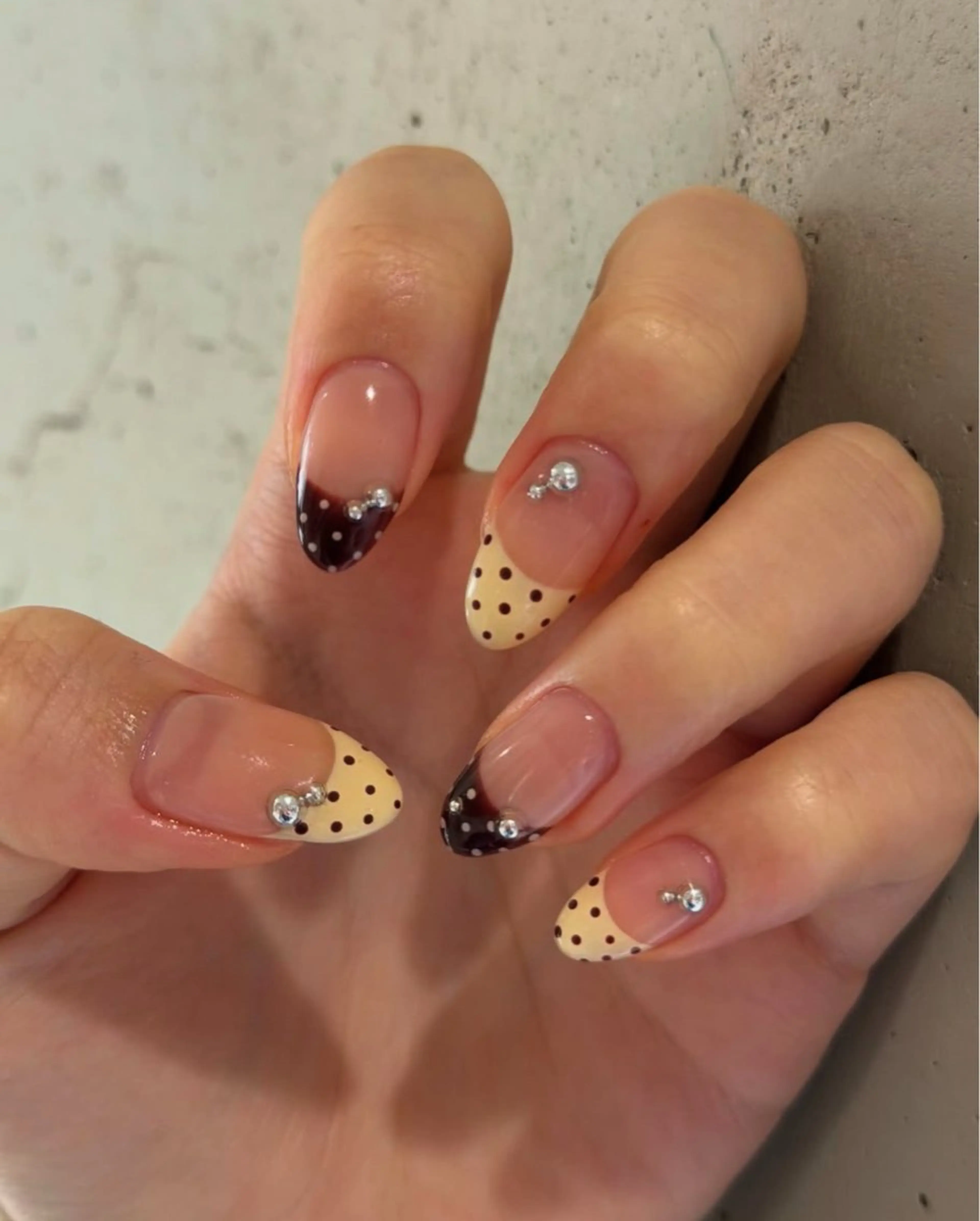 ネイル フレンチネイル ジェルネイル マグネットネイル 持ち込み ニュアンスネイル ハンドネイル Na minのネイルデザイン