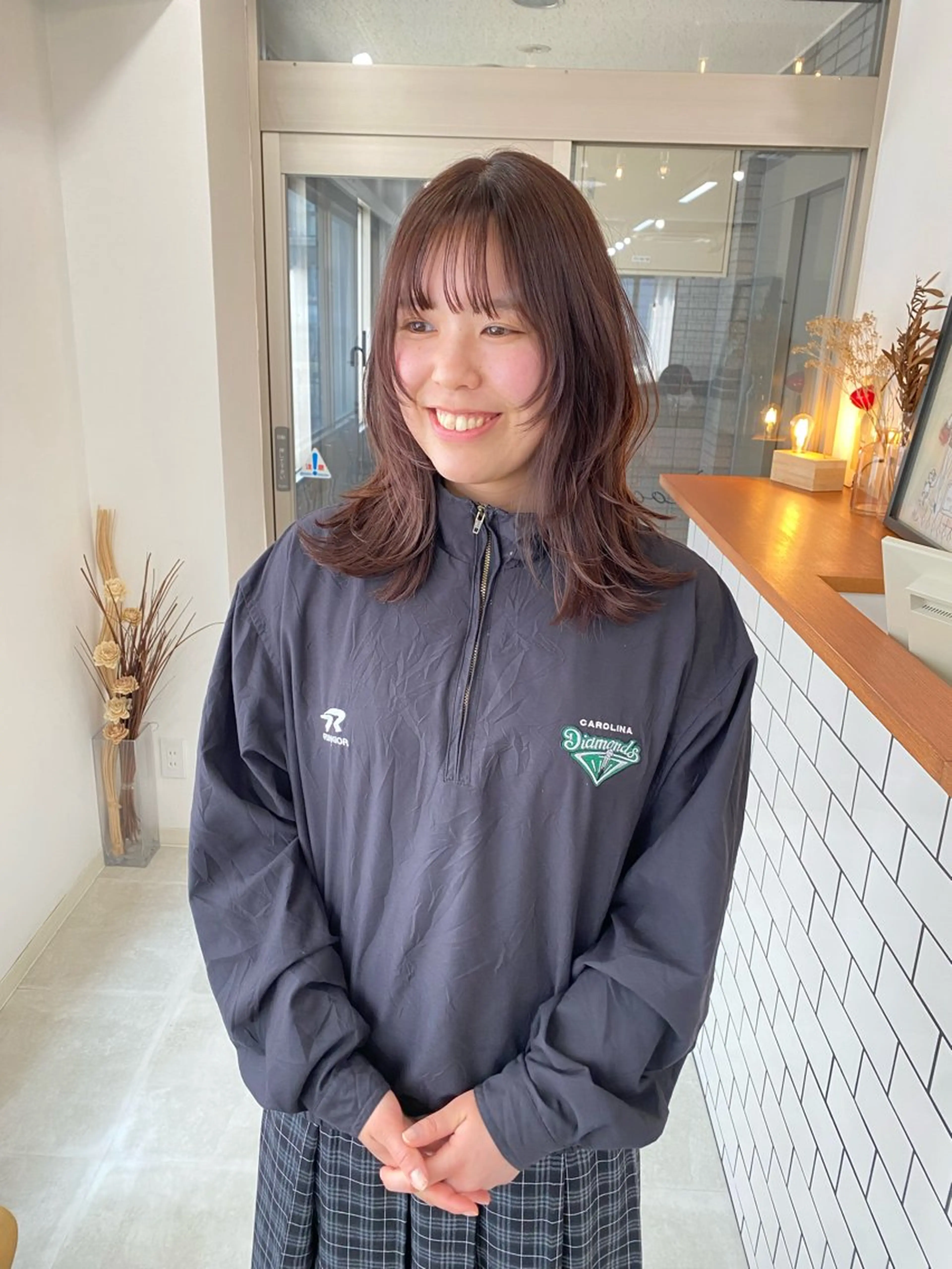 セミロング レイヤーカット 川野 彩海のヘアスタイル