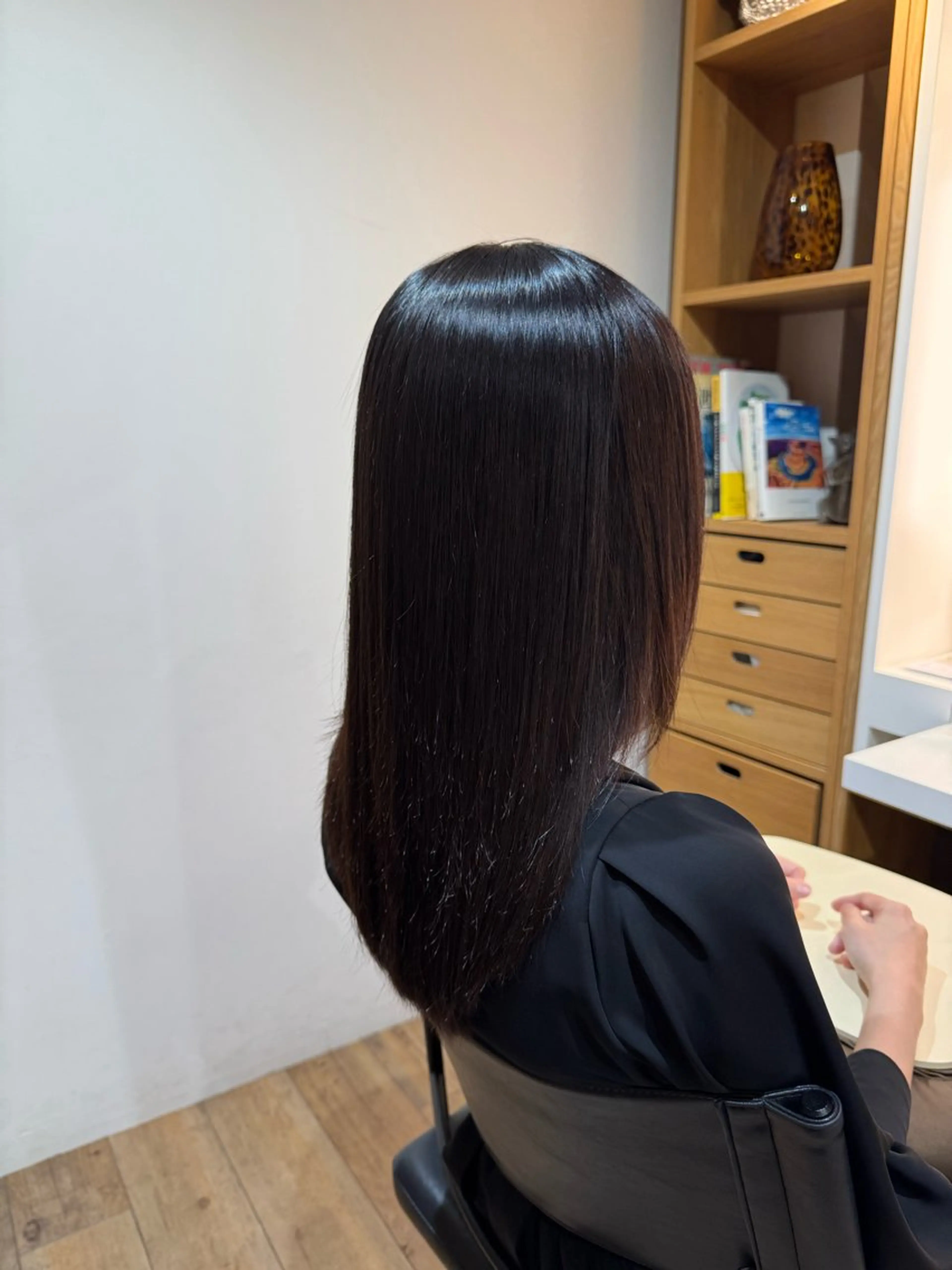 セミロング ヘアカラー トリートメント afloatkobe所属・美髪/髪質改善 川口凌弥のヘアスタイル