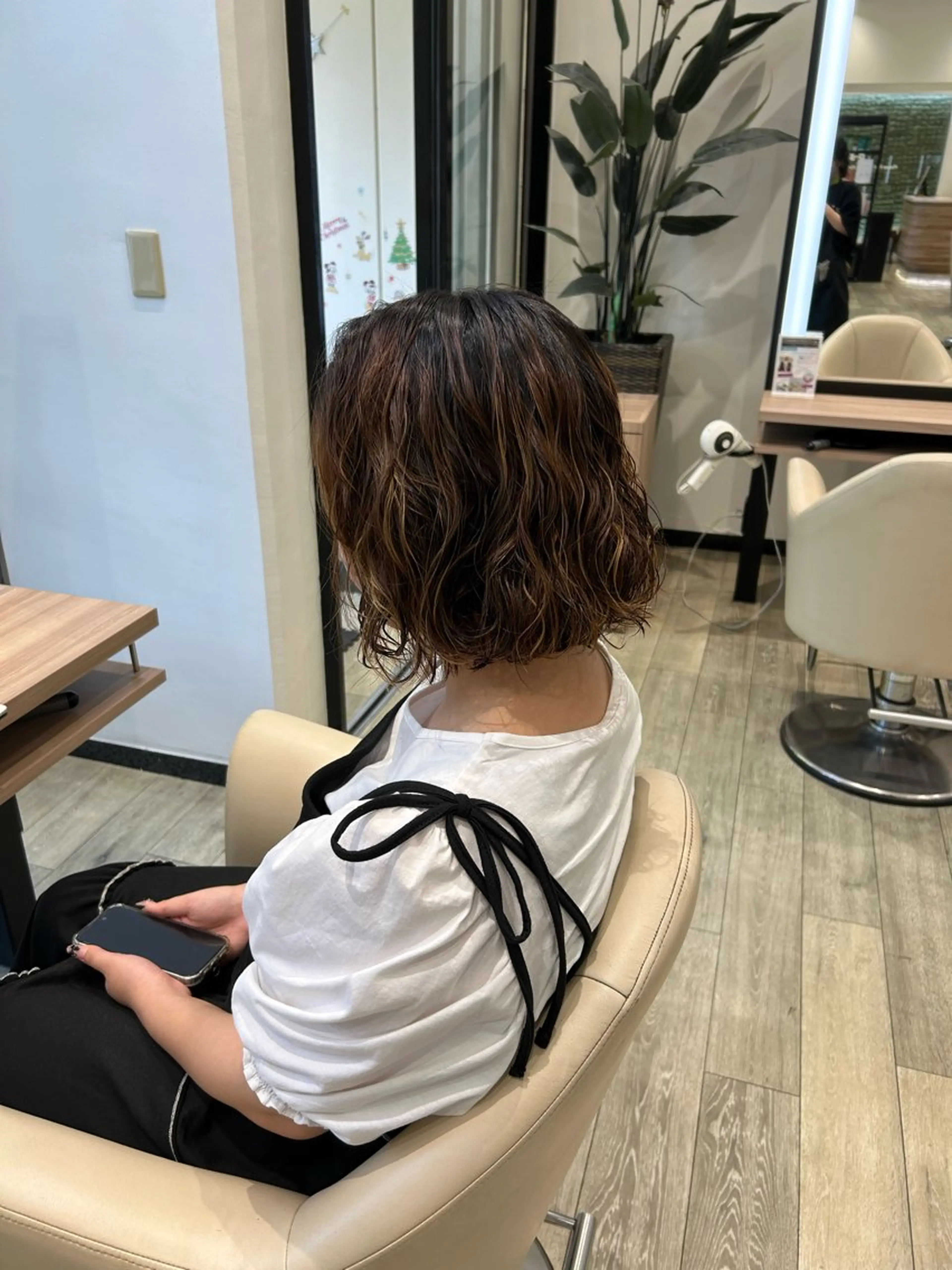 パーマ ボブ 能登 彩穂のヘアスタイル