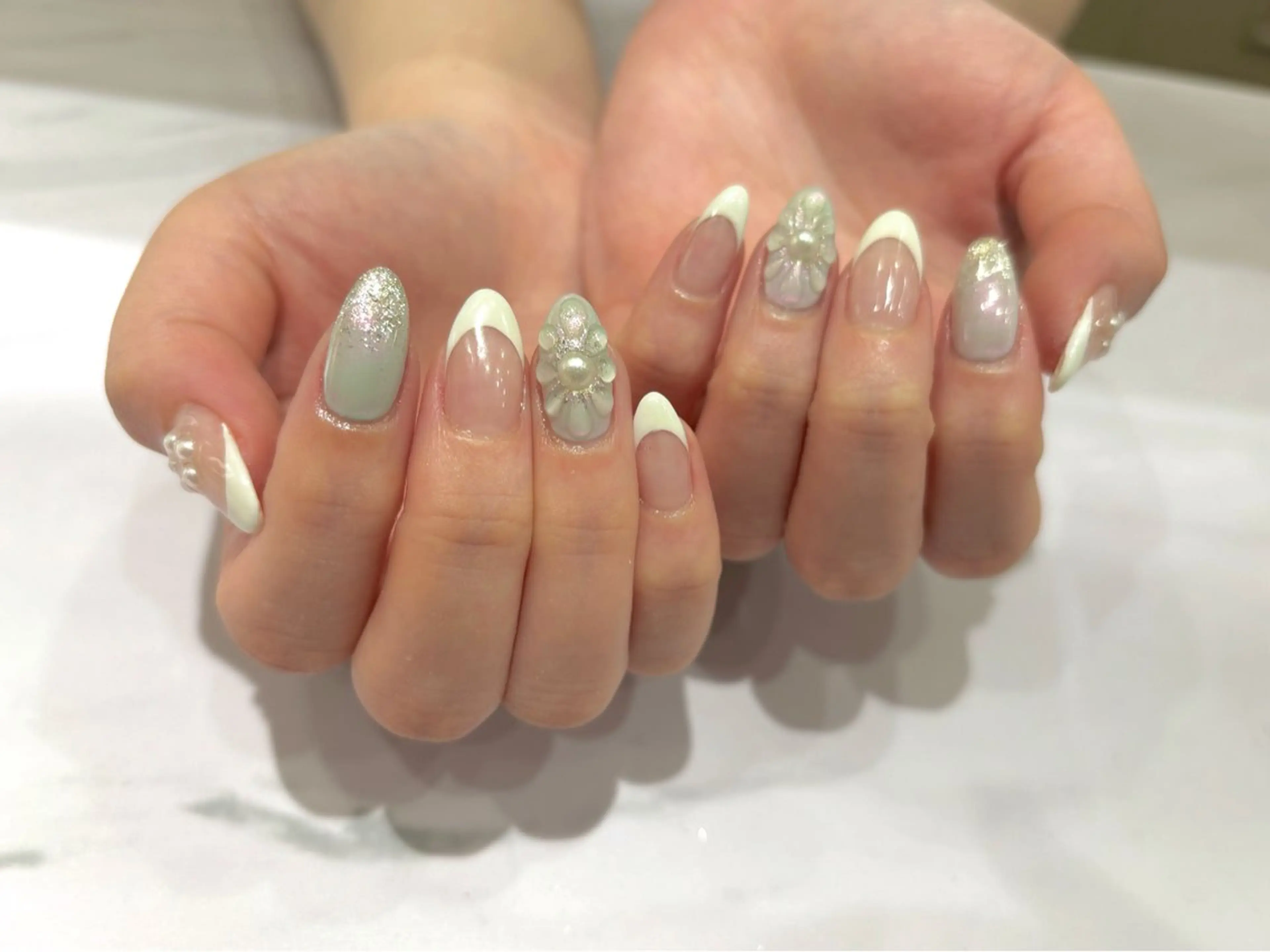 ネイル フラワーネイル フレンチネイル Malama Nail所属・Malama Nailのネイルデザイン