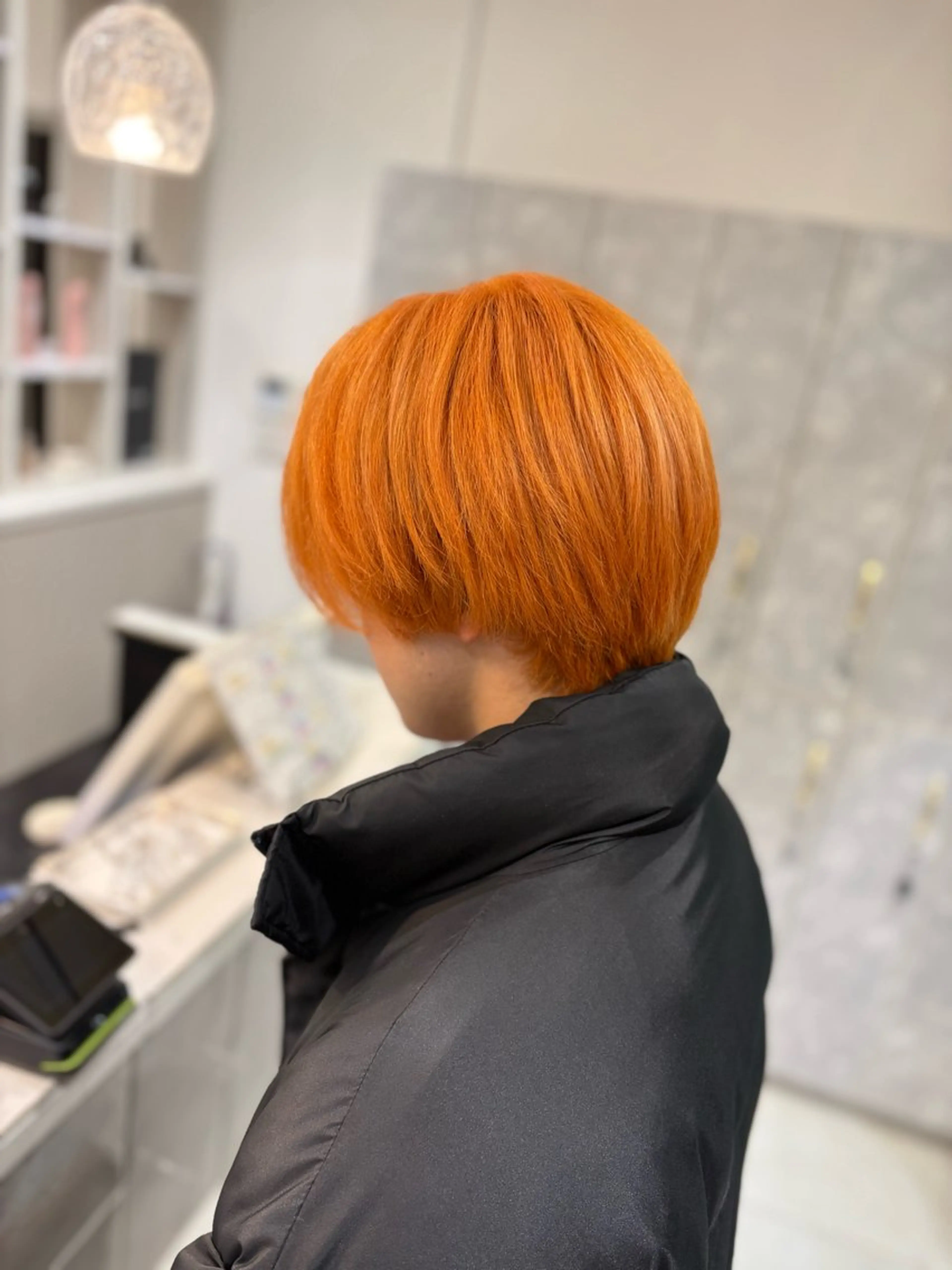 カラー ブリーチ ダブルカラー オレンジ ヘアカラー 小板橋 菜月のヘアスタイル