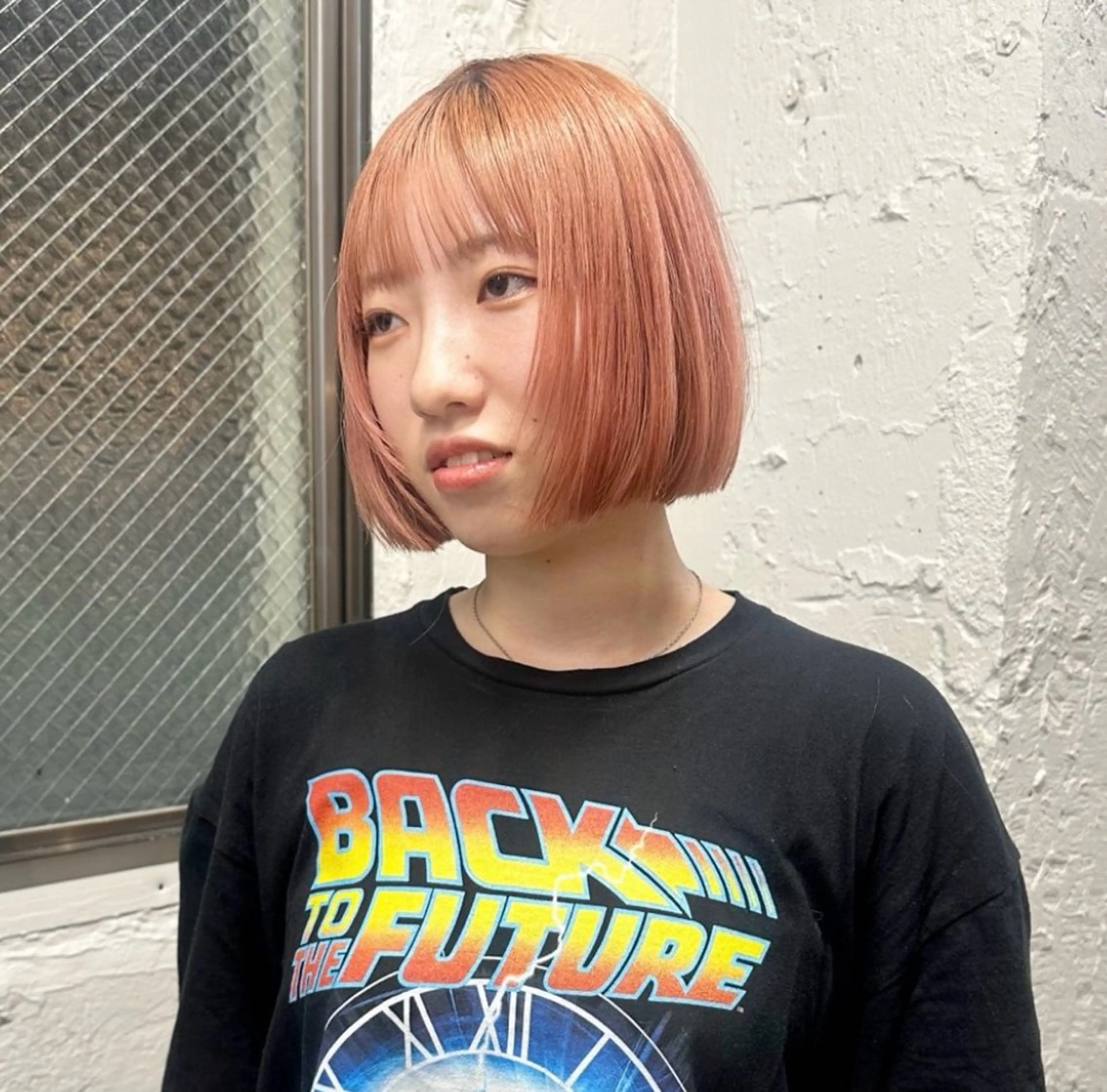 ショート 小顔に見えるボブ 透明感カラー🪽のヘアスタイル