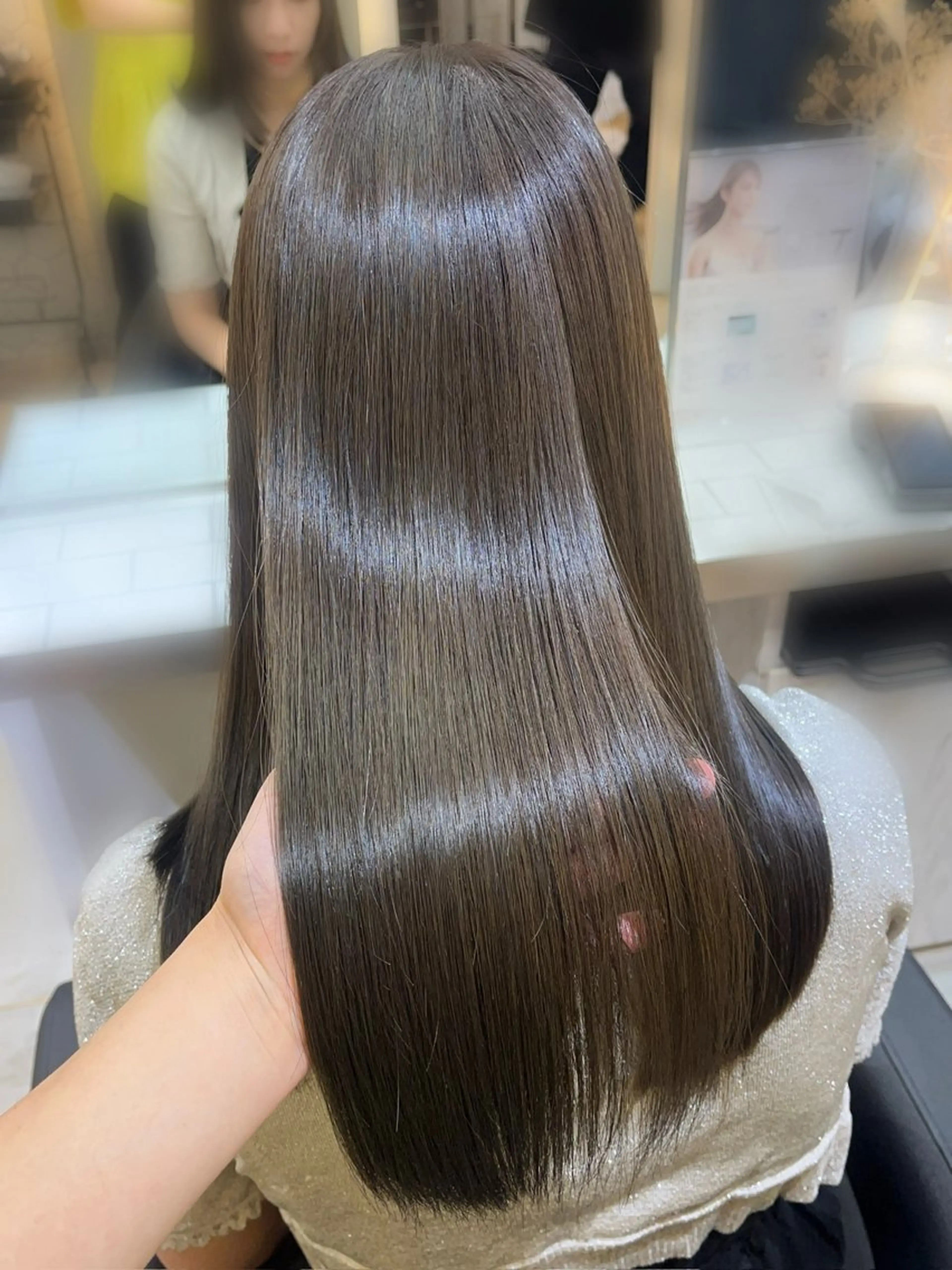 ロング Ｖｉｏｔ  銀座 樋口 桃佳のヘアスタイル