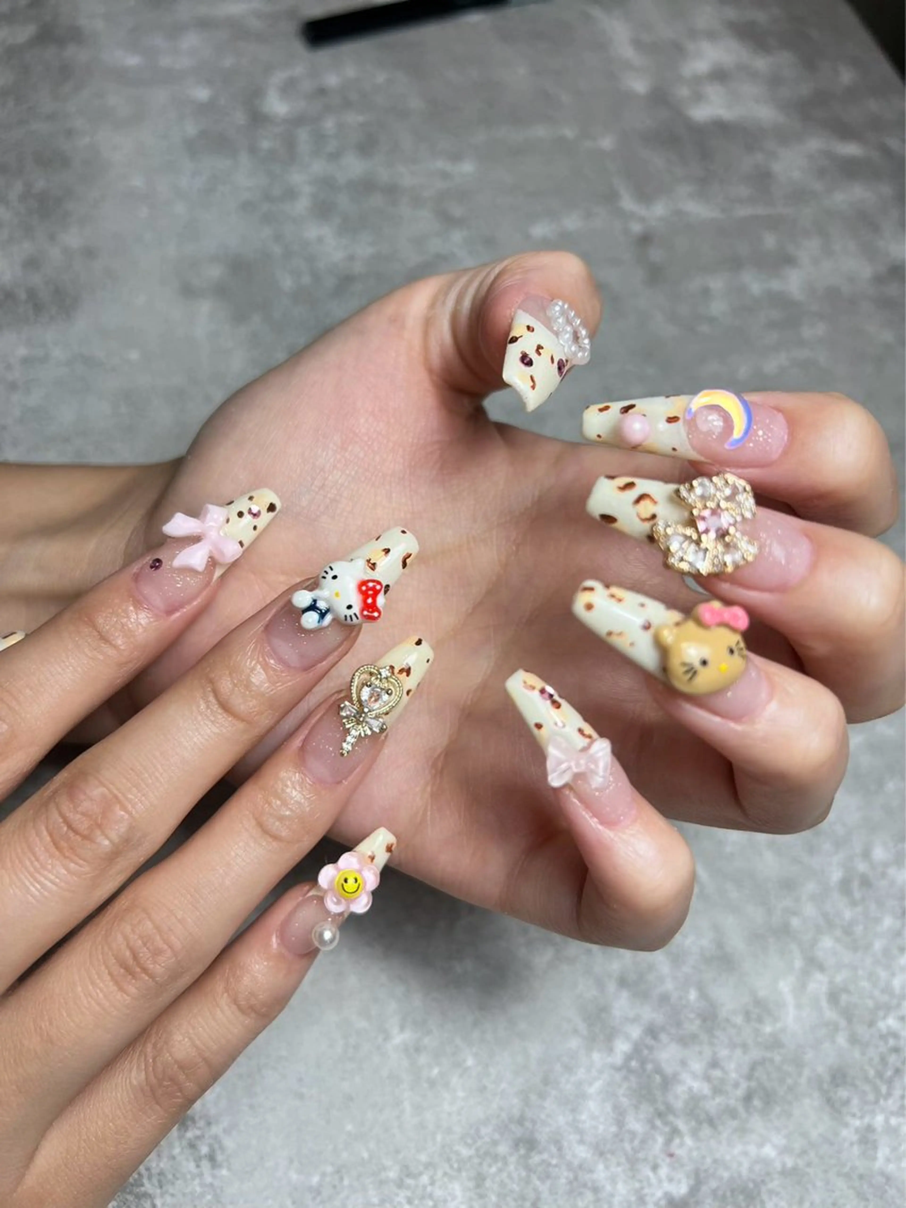 セミロング めぐみのネイルサロン スタッフ練習のネイルデザイン