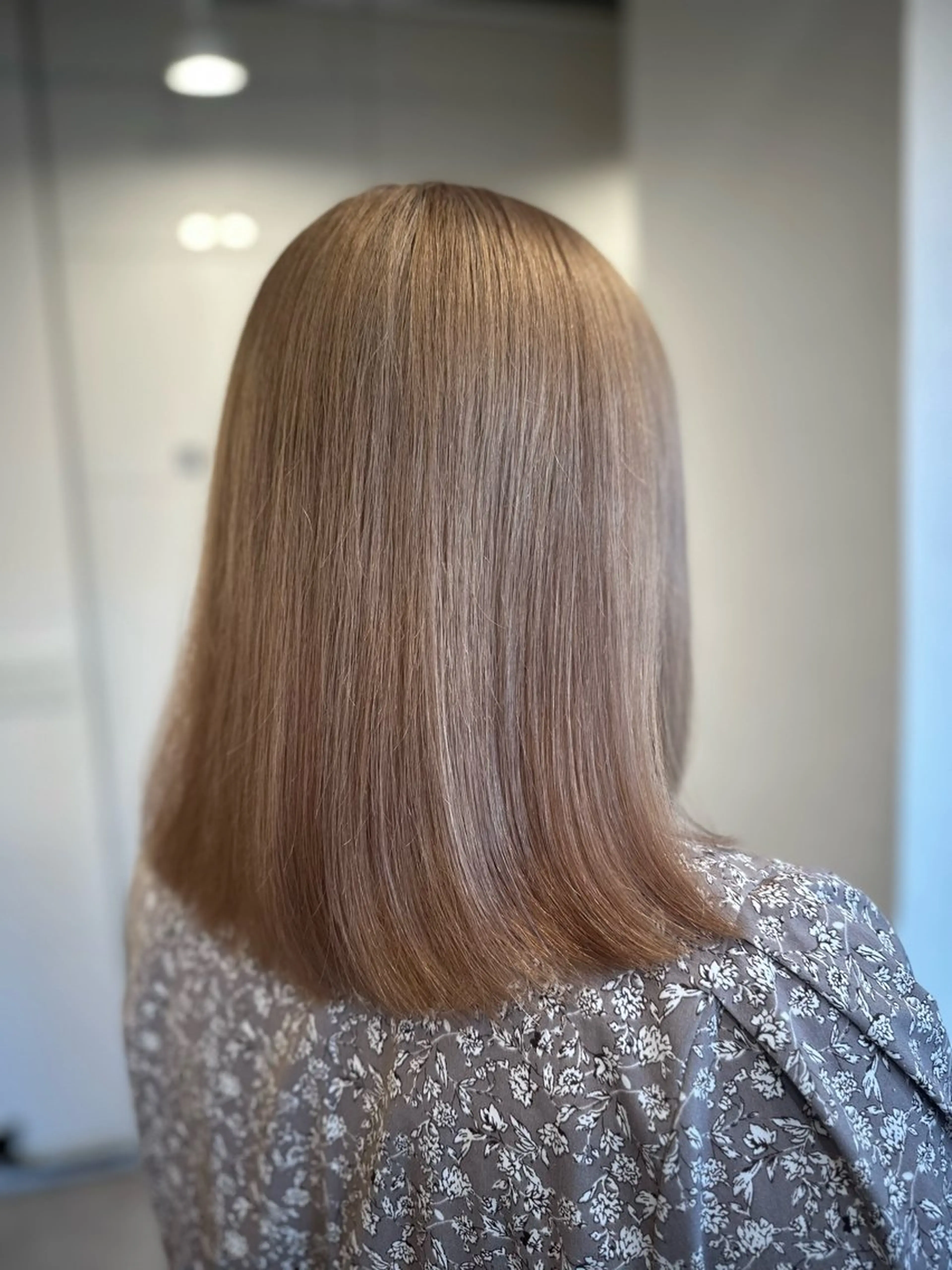 ミディアム カラー ベージュカラー ホワイトベージュ ヘアカラー トリートメント 特殊カラー特化 ✂️SHIAN フジのヘアスタイル