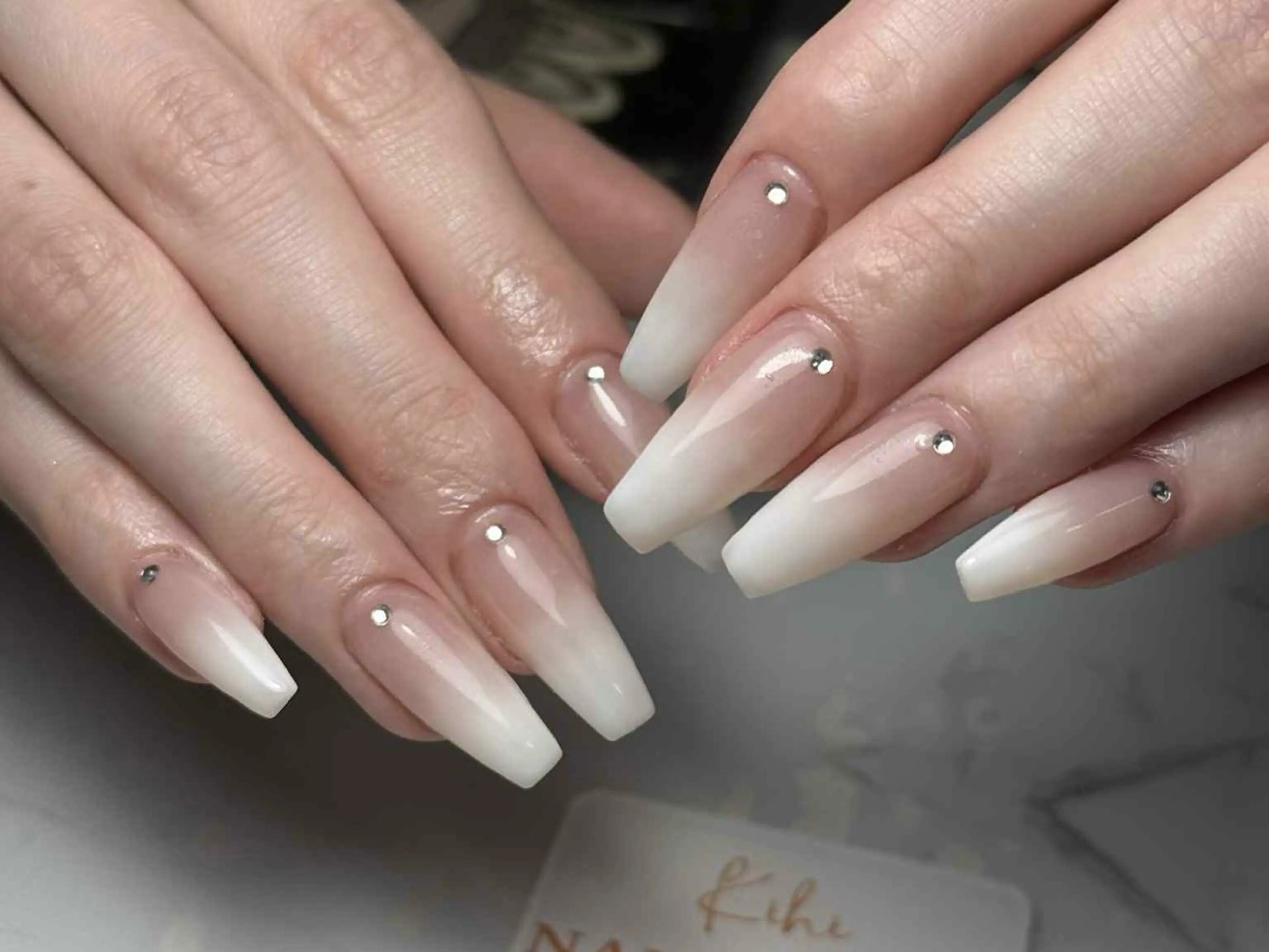 ネイル アートネイル フレンチネイル ジェルネイル グラデーション 韓国ネイル ハンドネイル 💕鈴木ユリ パラジェル/オフ無料のネイルデザイン