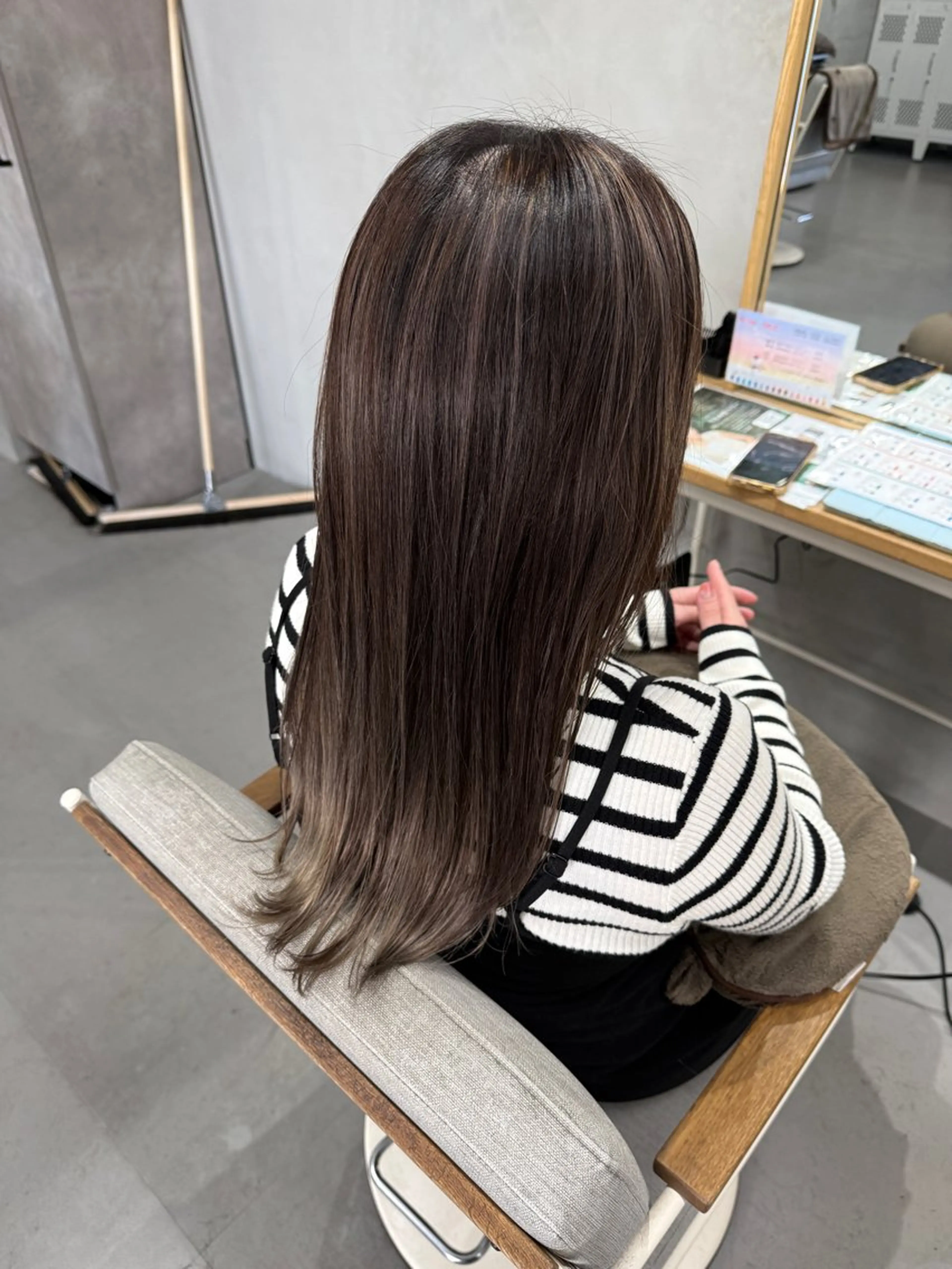 ロング カラー デザインカラー LiL HAIR&SMILE 住吉店所属・石川 珠有のヘアスタイル