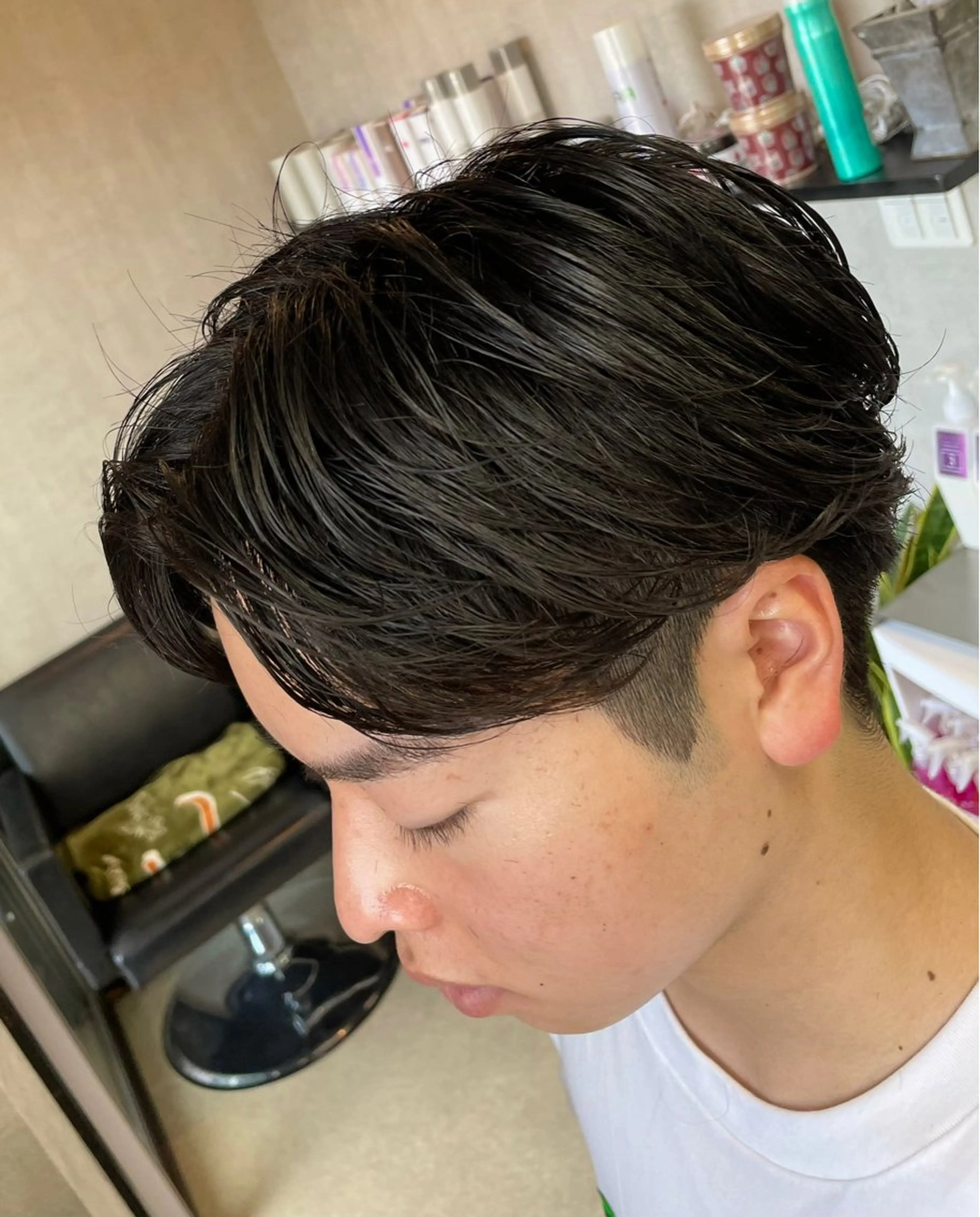 ショート パーマ メンズ センターパート メンズパーマ ニュアンスパーマ カット パーマ 大島 渓翔のヘアスタイル