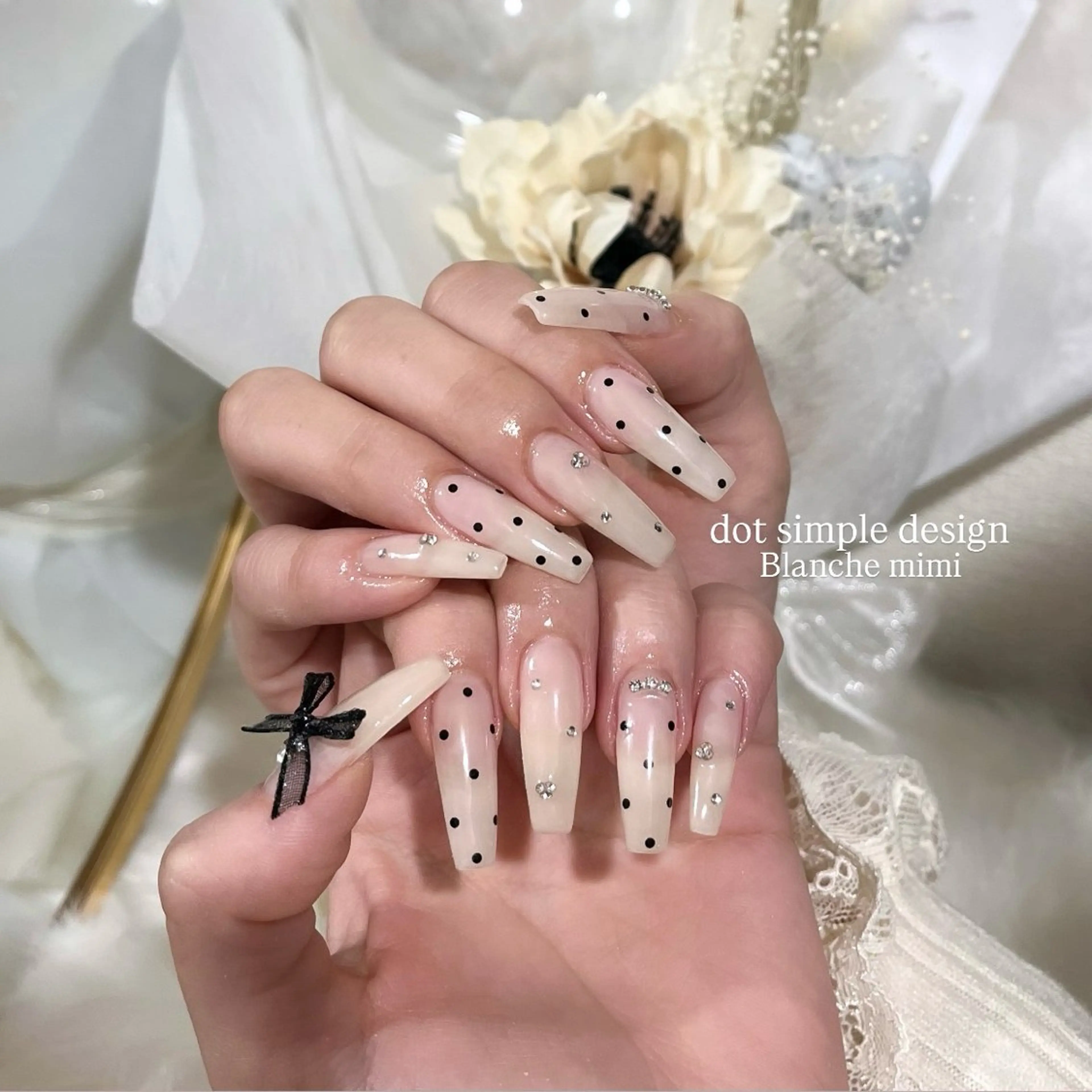 ネイル リボン Blanche mimi.u_aのネイルデザイン
