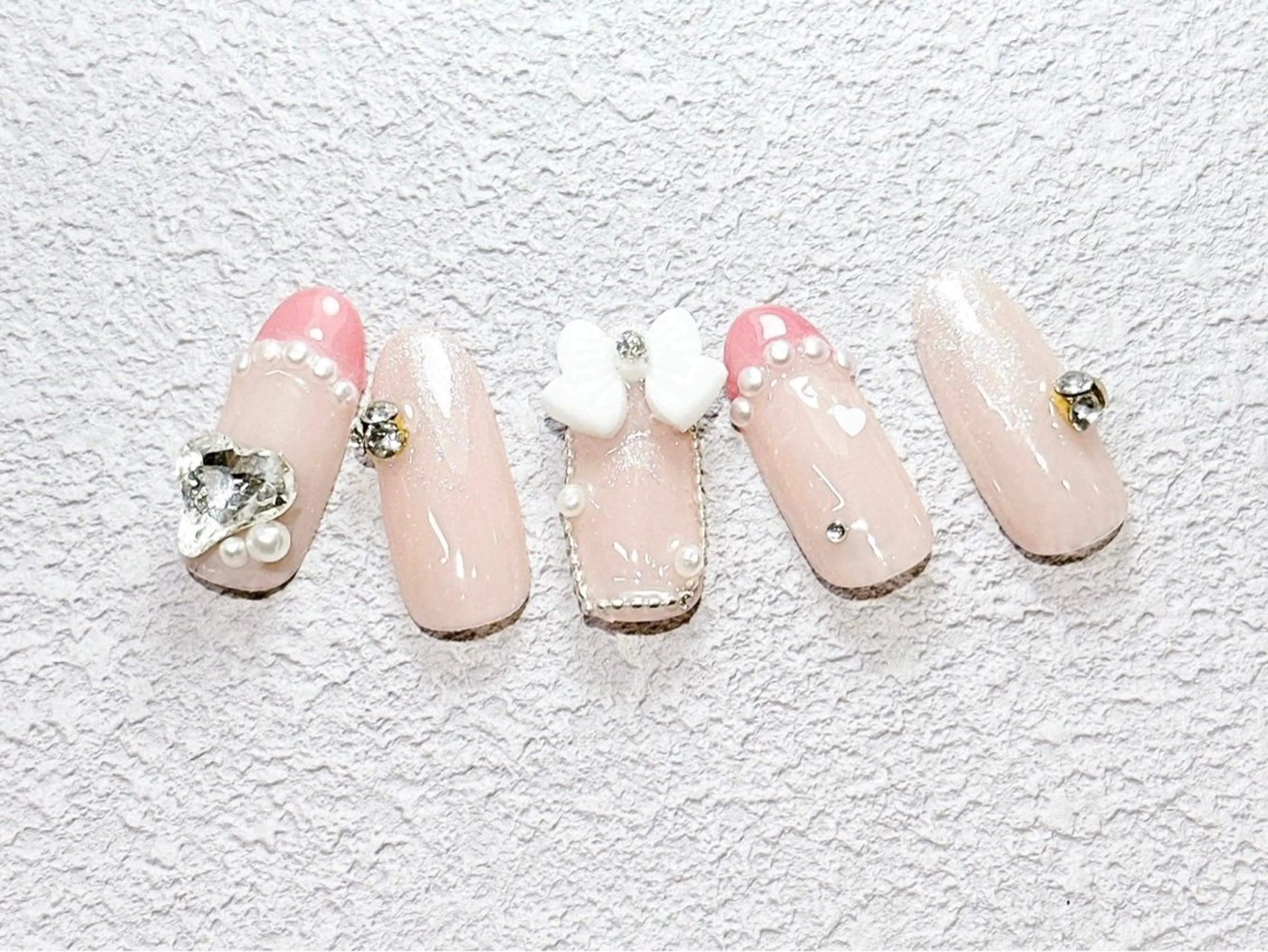 ネイル フットネイル ジェルネイル マグネットネイル 持ち込み ニュアンスネイル ネイルサロン パールのネイルデザイン