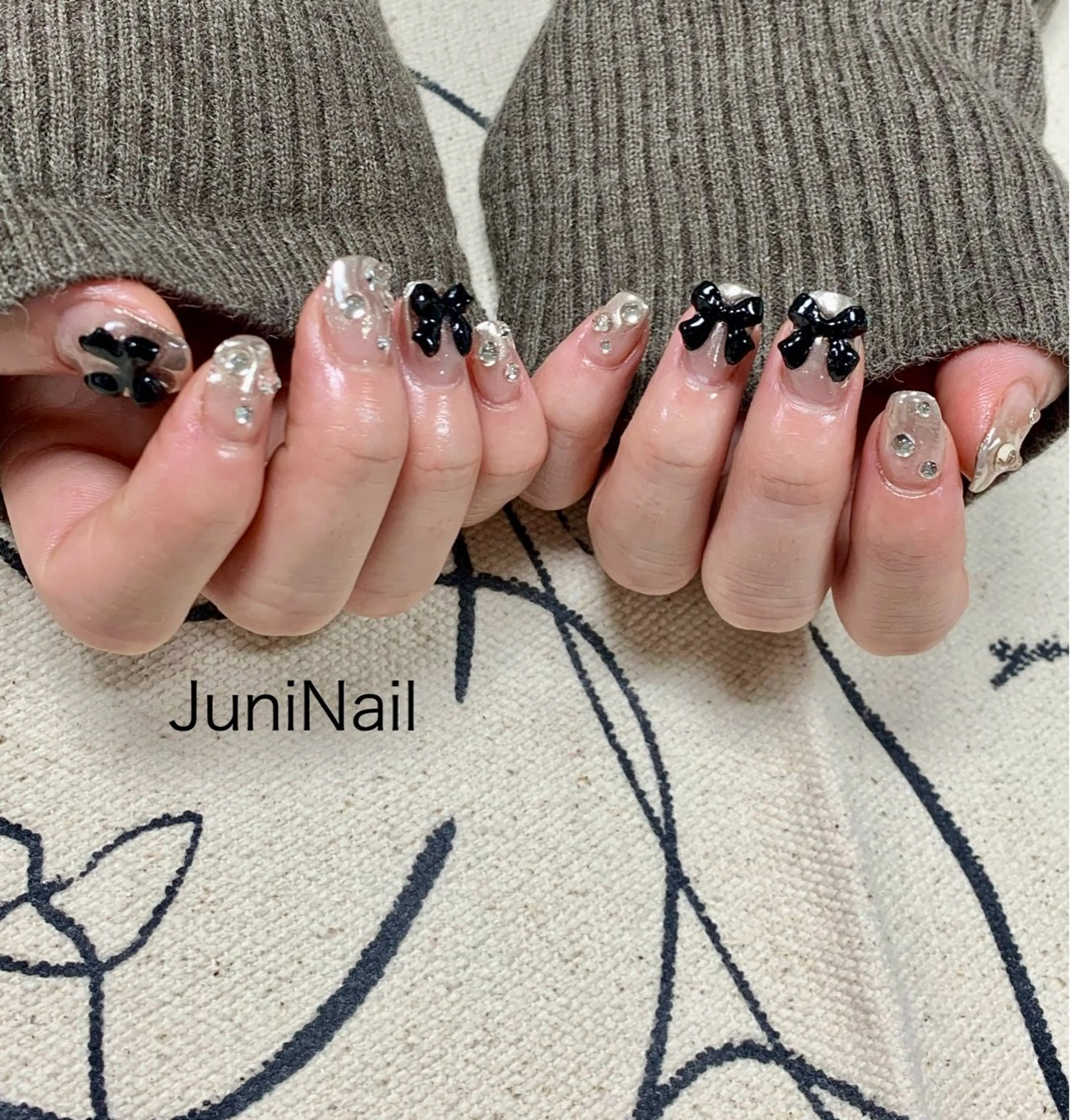 ネイル オーロラネイル クリアネイル 成人式 フラッシュネイル 氷ネイル・うるうるネイル ハンドネイル JuniNail 주니네일🇰🇷suのネイルデザイン