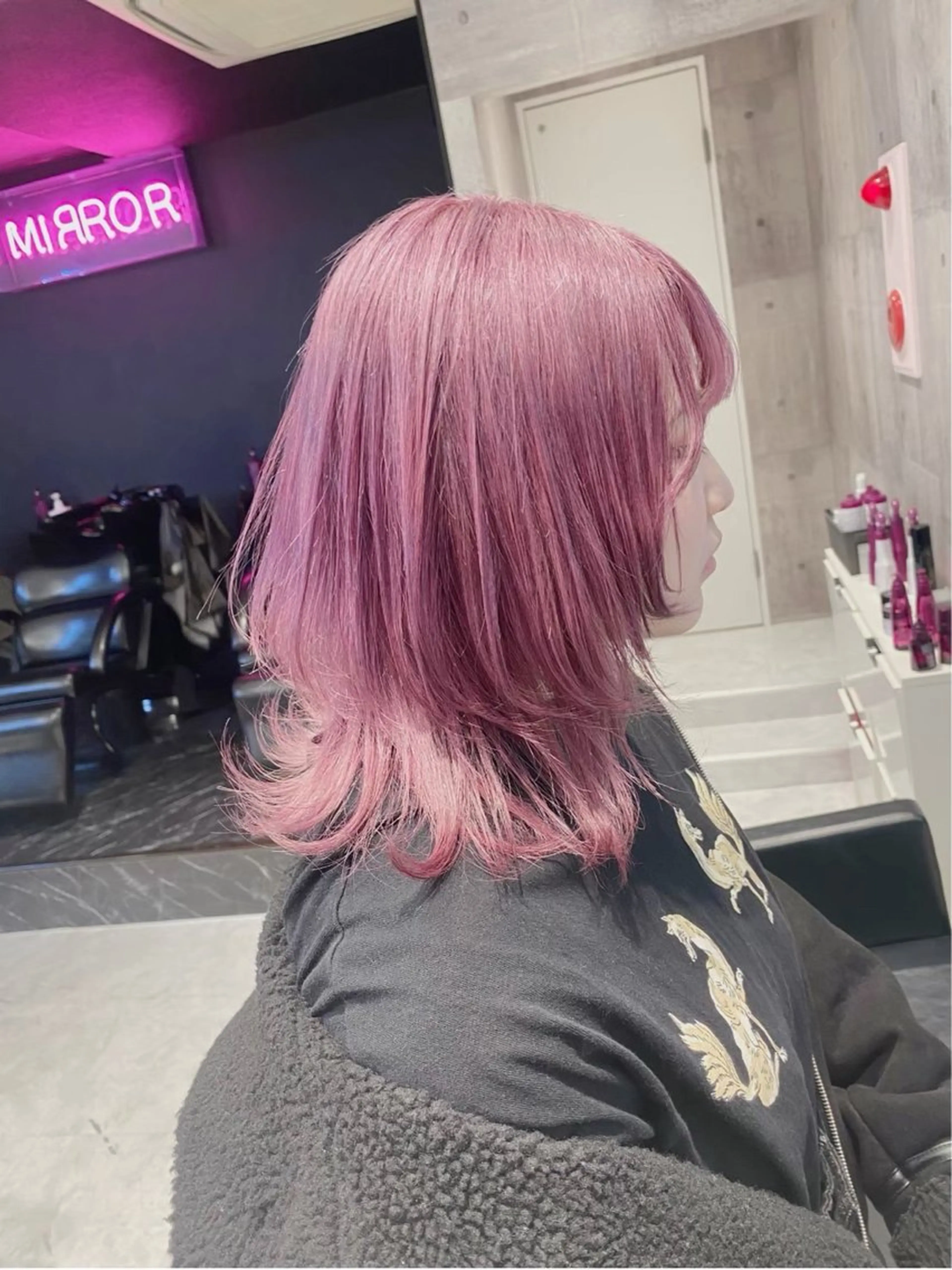 ミディアム カラー アッシュ アッシュグレー ベージュカラー ブリーチ ブロンド カット ヘアカラー トリートメント 【美髪ハイトーン】 髪質改善/大和🎀のヘアスタイル