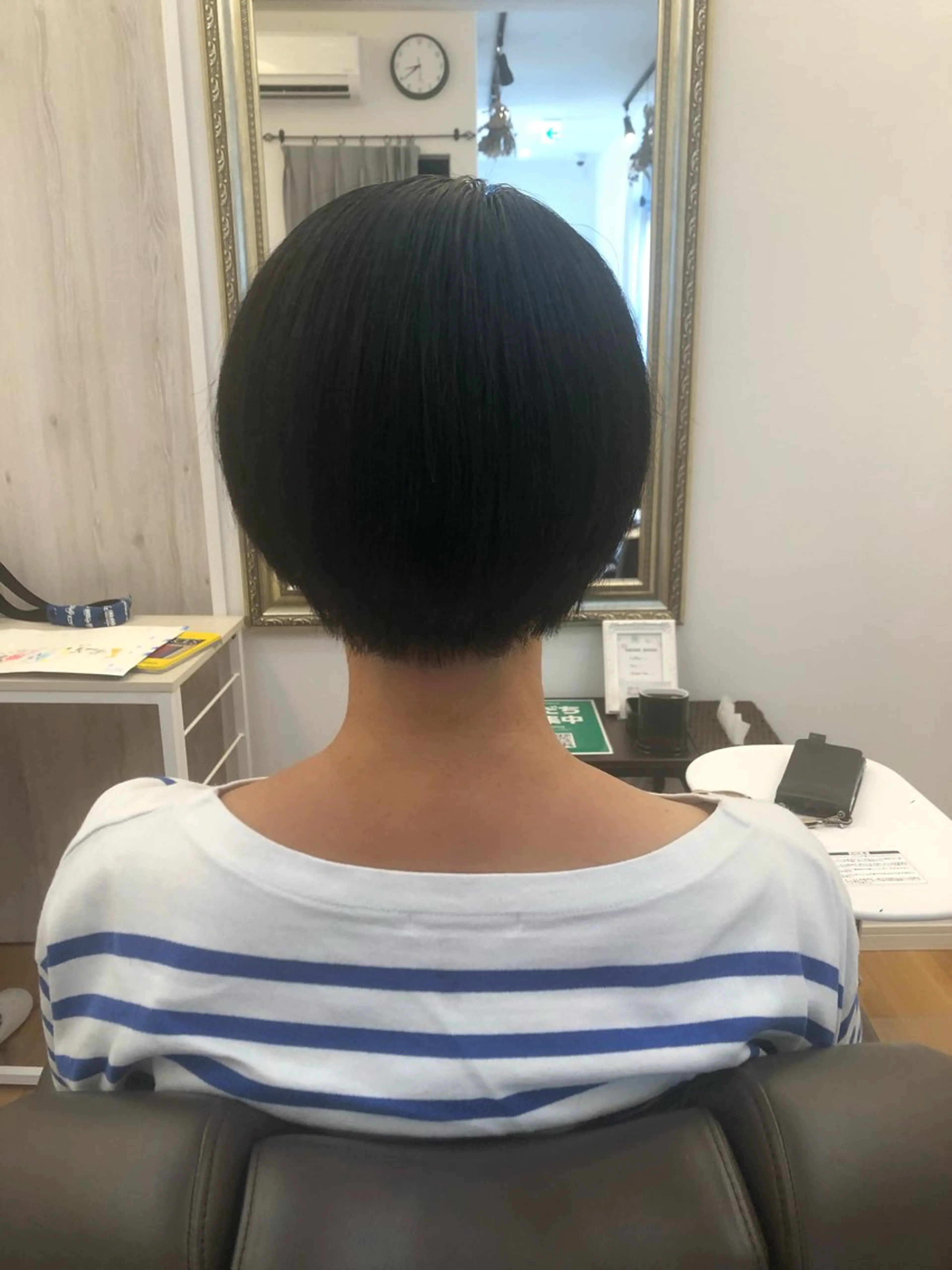 ショート ツノガイ エリのヘアスタイル