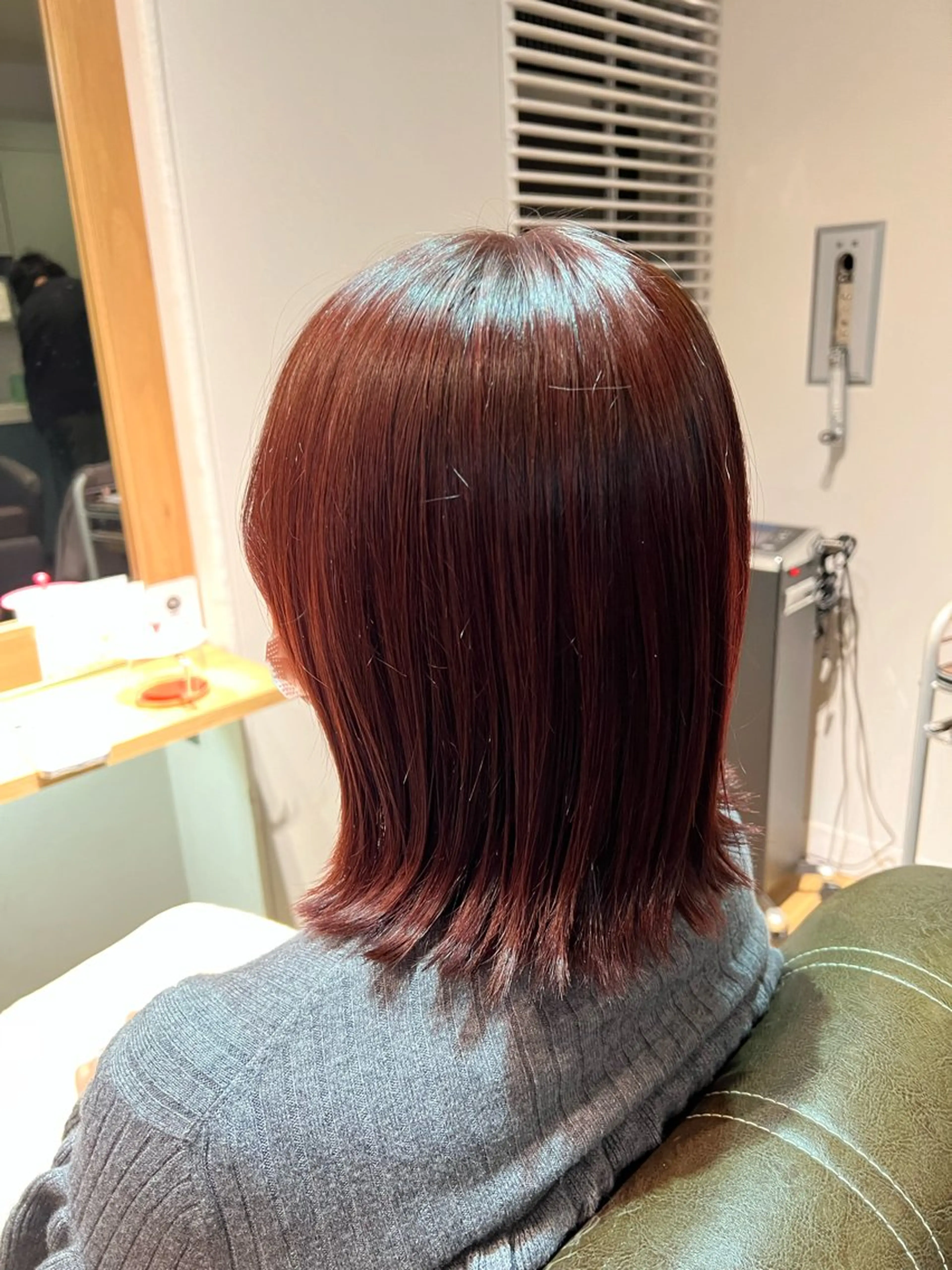 セミロング カラー レッドカラー ヘアカラー トリートメント ツキダテ ユイのヘアスタイル