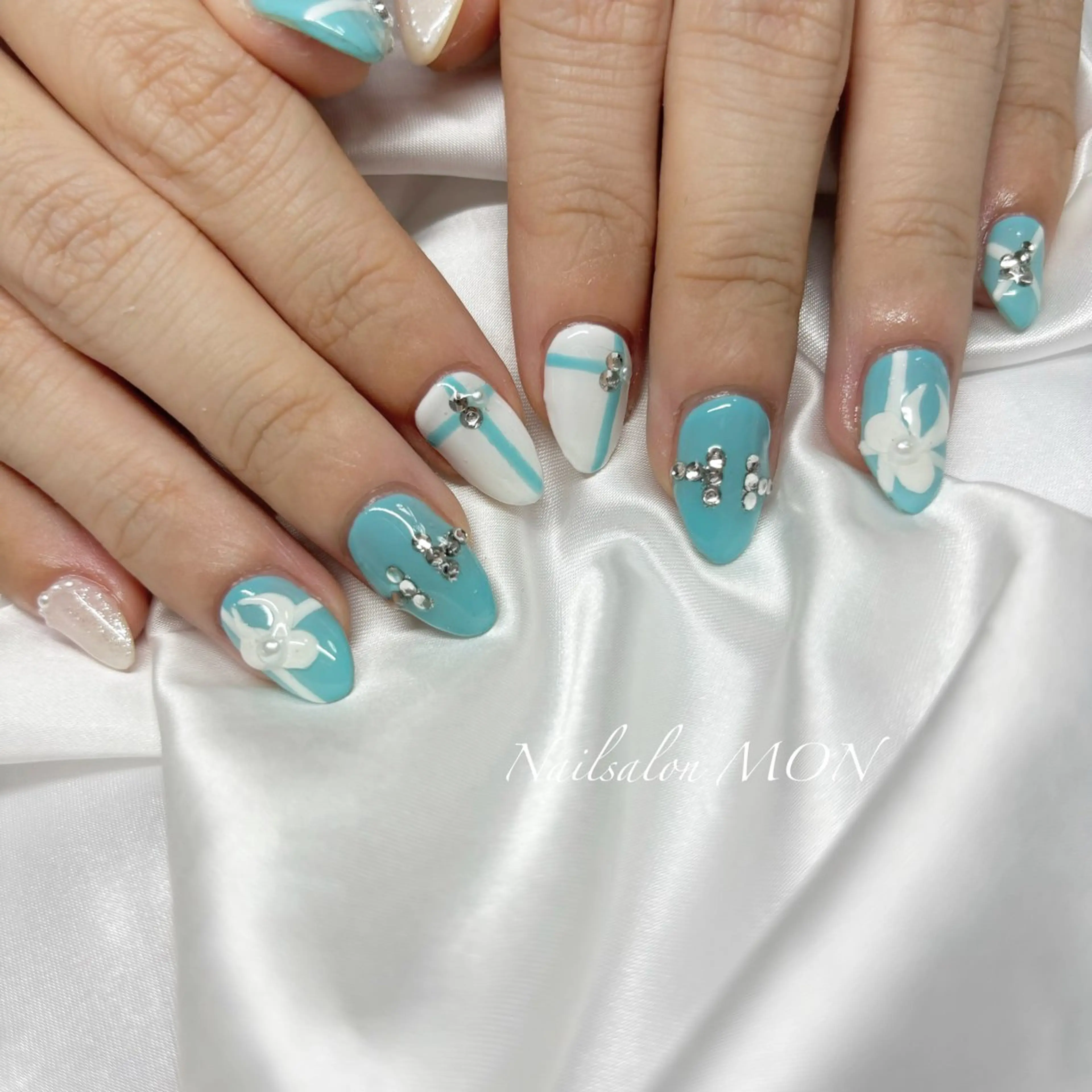 ネイル ストーンネイル ハンドネイル Nailsalon MONのネイルデザイン
