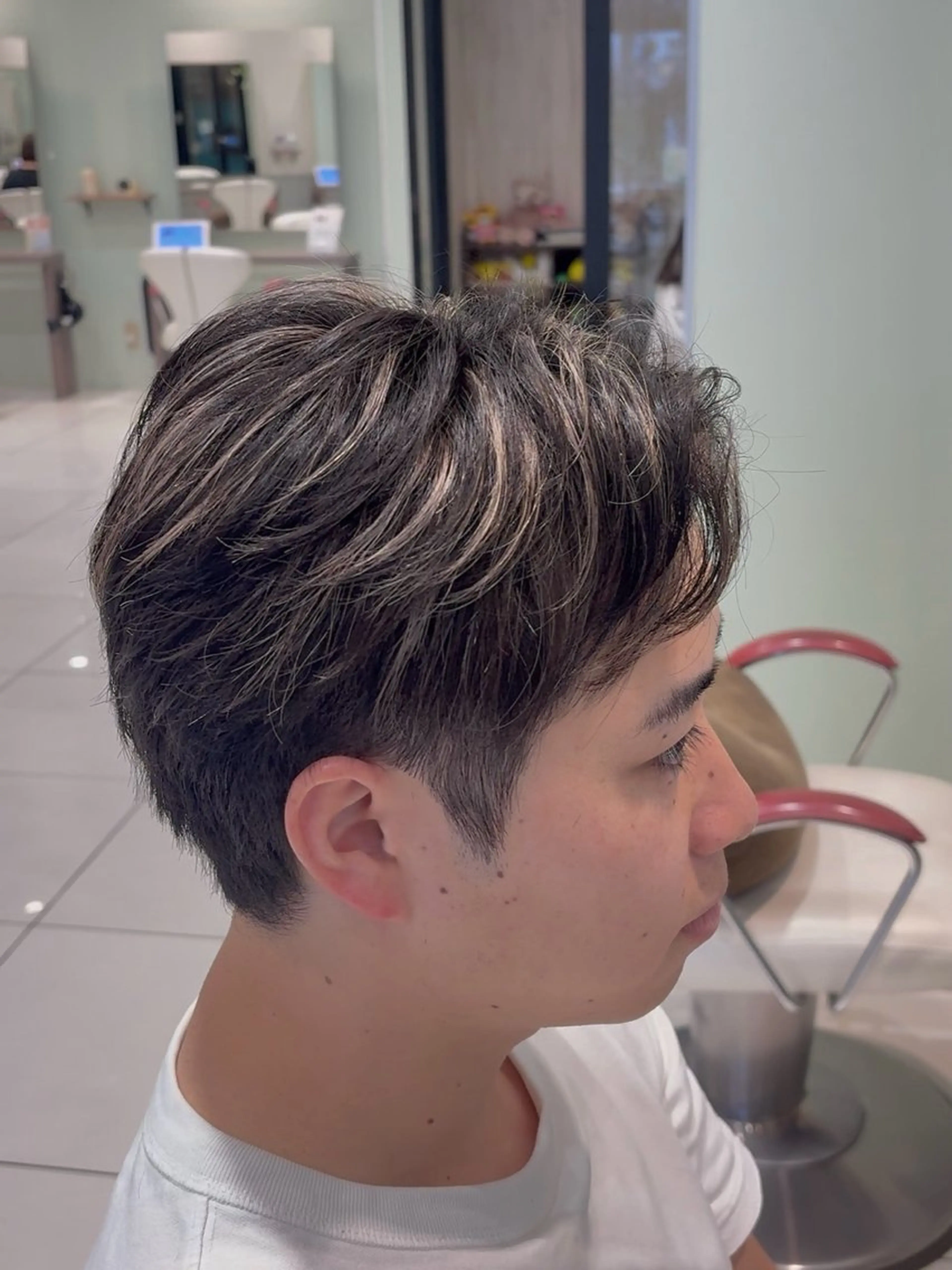 カラー メンズ メンズハイライト ハイライトカラー カット ヘアカラー 駒野 晃のヘアスタイル