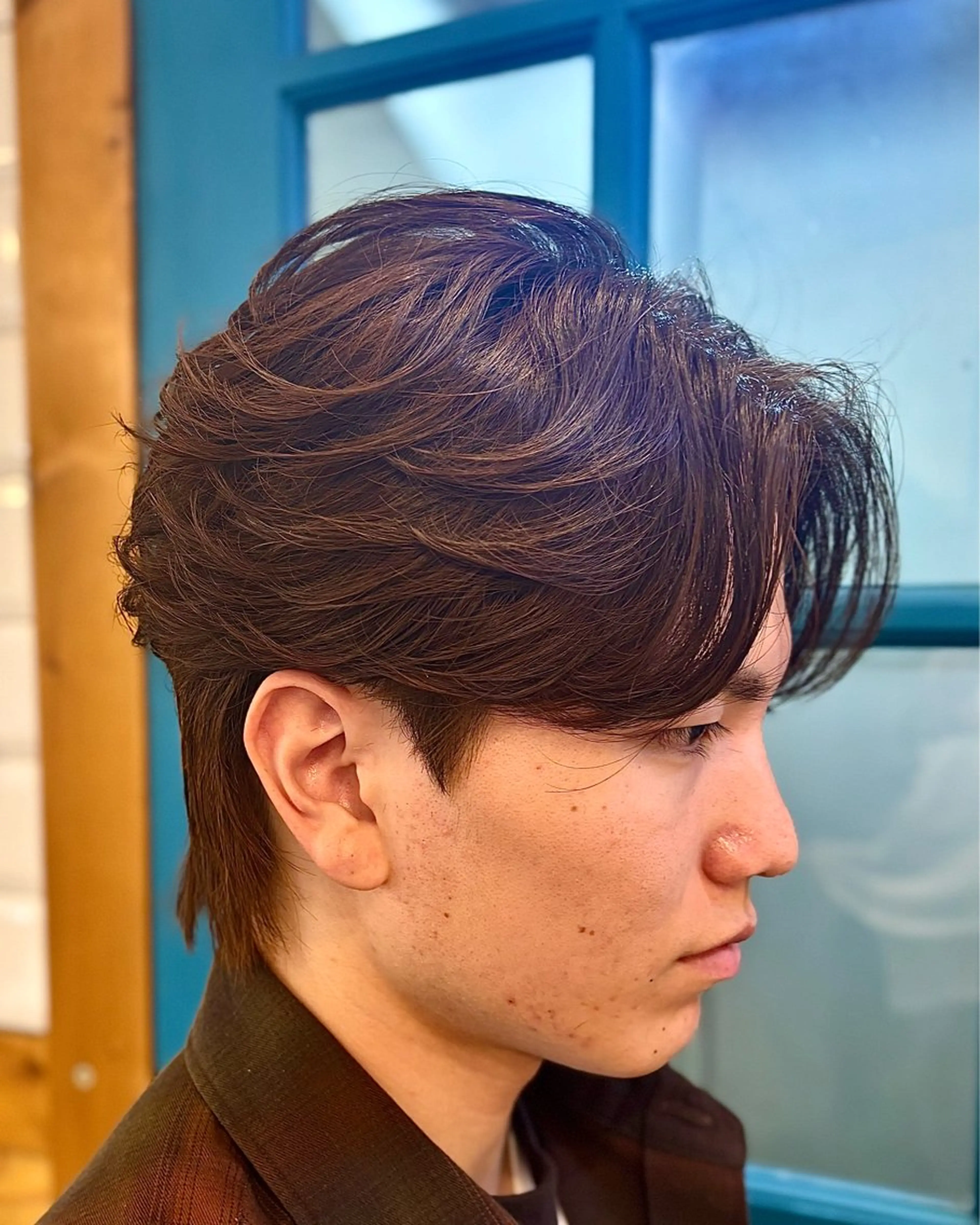 パーマ メンズ センターパート フェザーパーマ メンズパーマ カット パーマ ショート、韓国メンズ ヘアのかつらぎのヘアスタイル