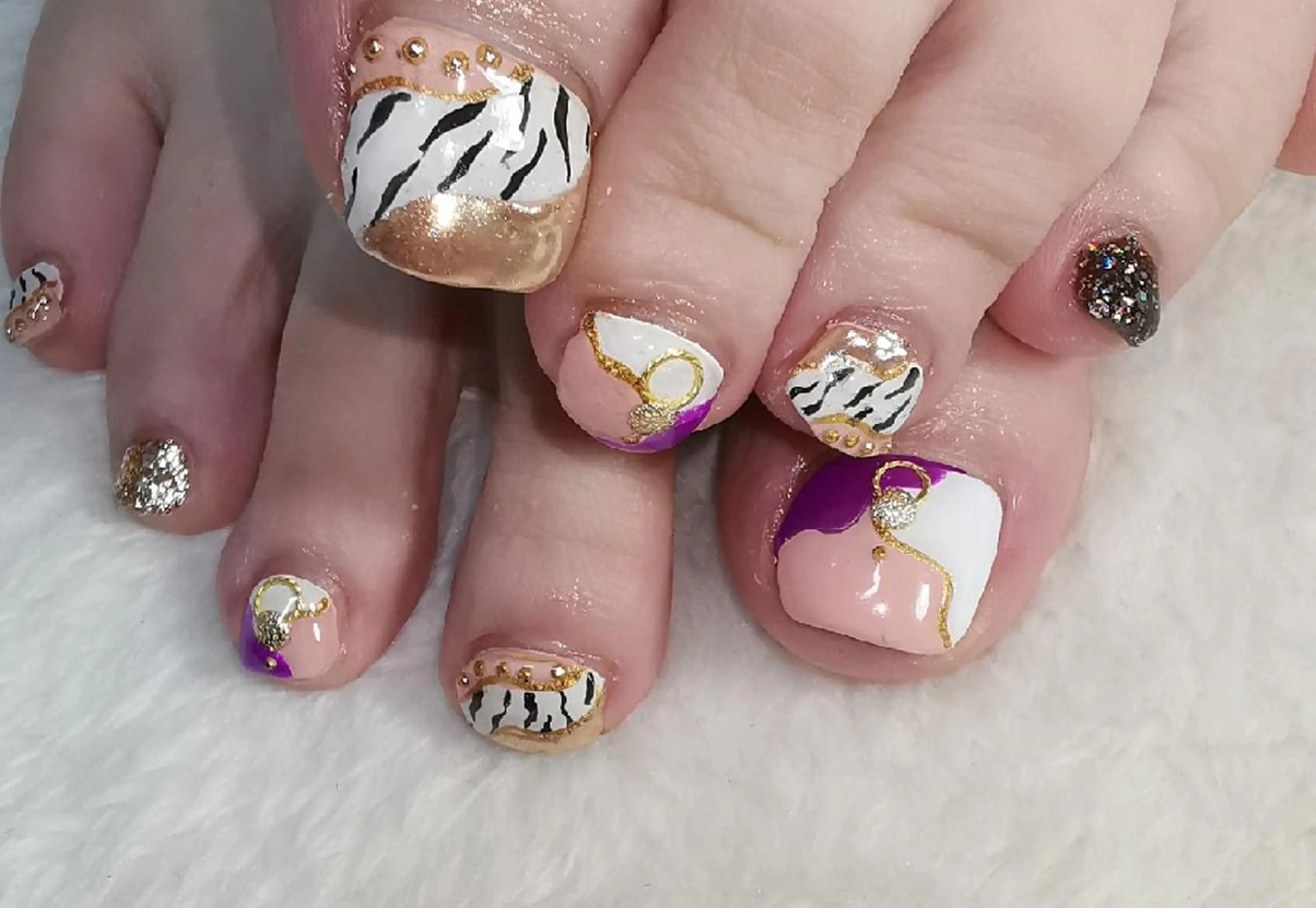 ネイル アニマル柄 フットネイル reve あやののネイルデザイン